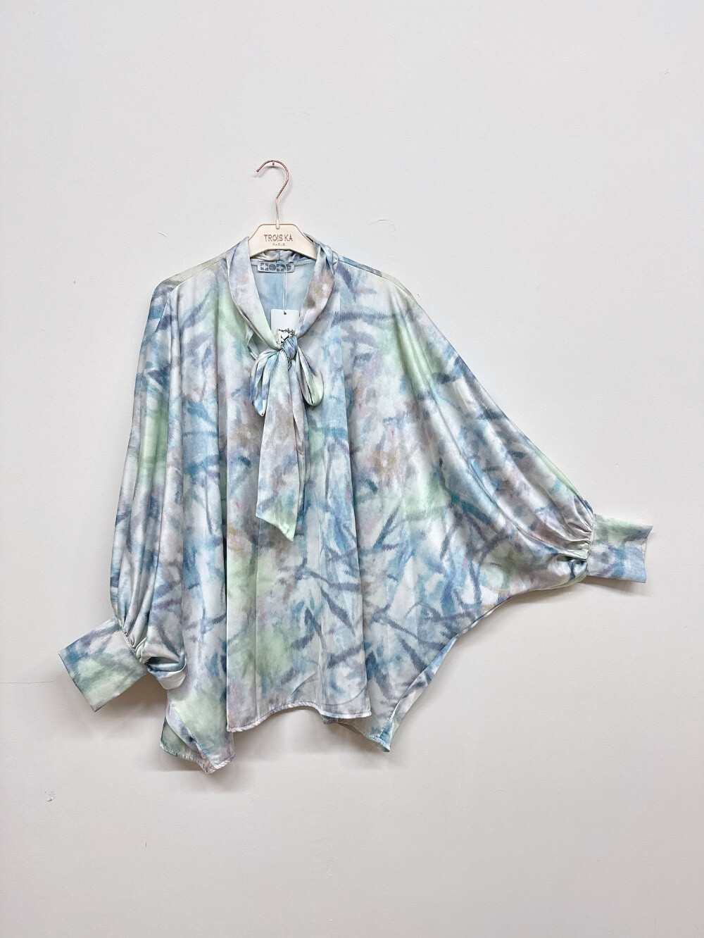 Wholesaler Trois Ka II - Oversize satin blouse