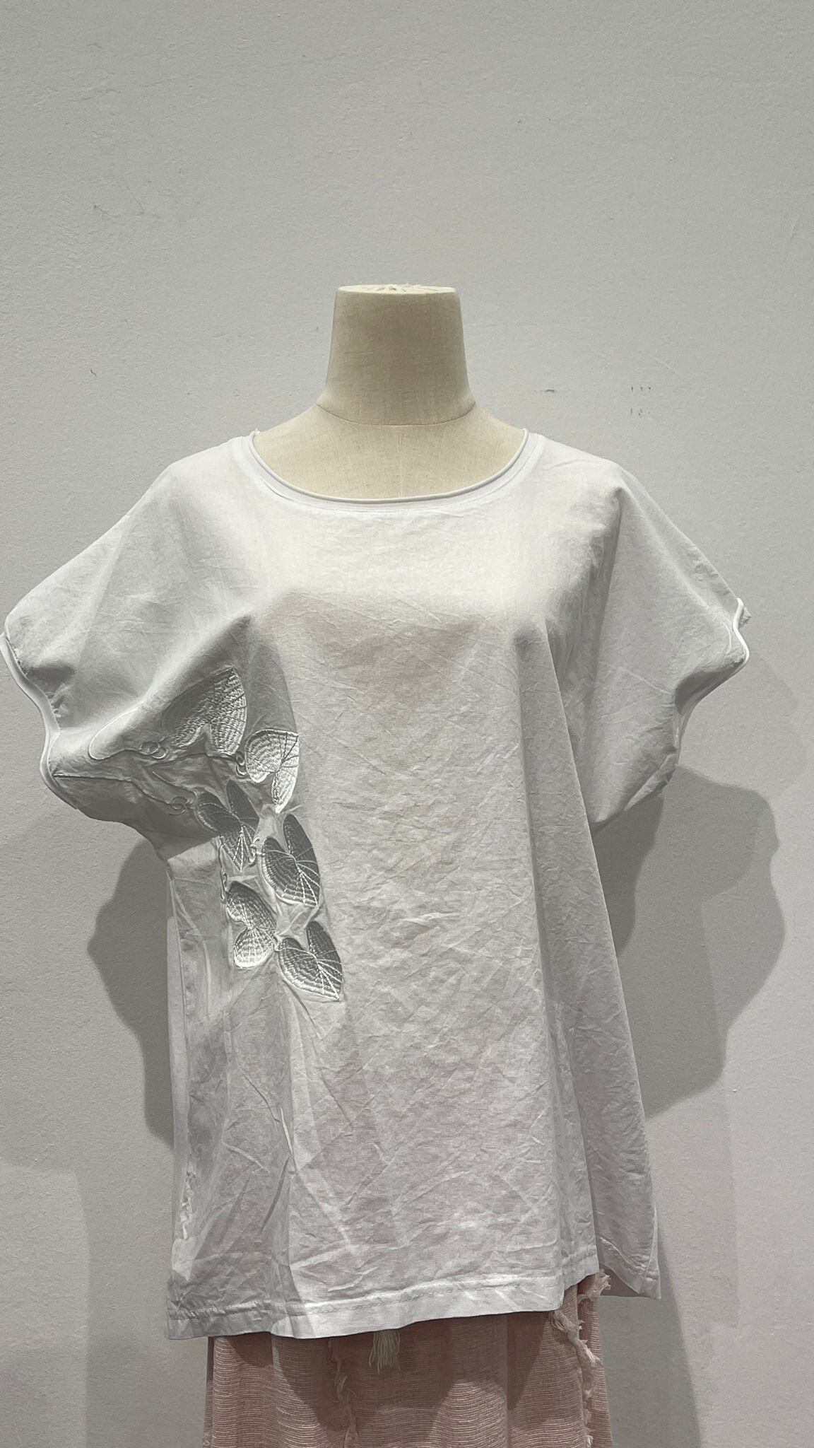 Wholesaler U SEE - T-SHIRT WITH SIDE LEAF EMBROIDERY