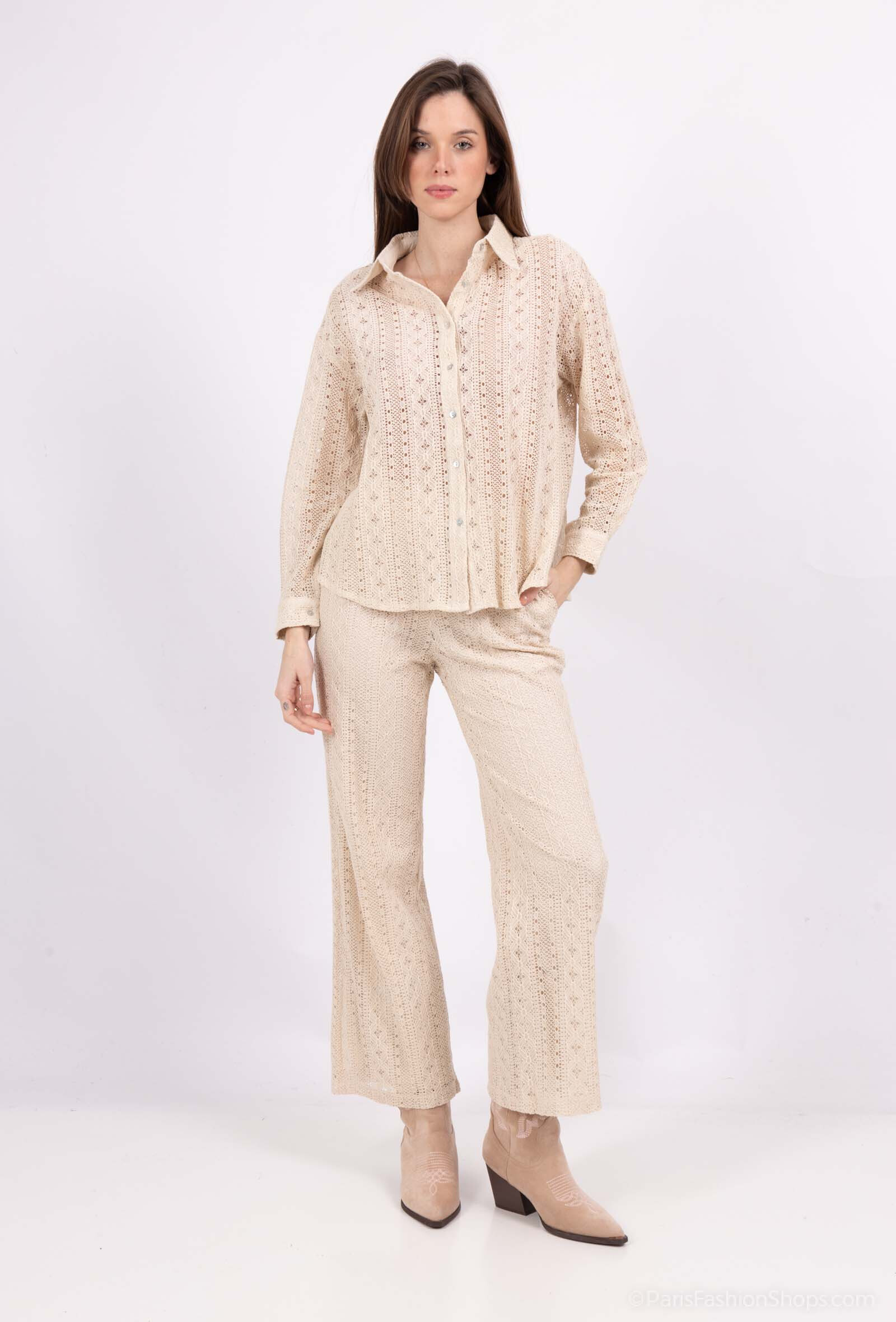 Grossiste Unigirl - Ensemble tricoté. La chemise à col classique et le pantalon ample
