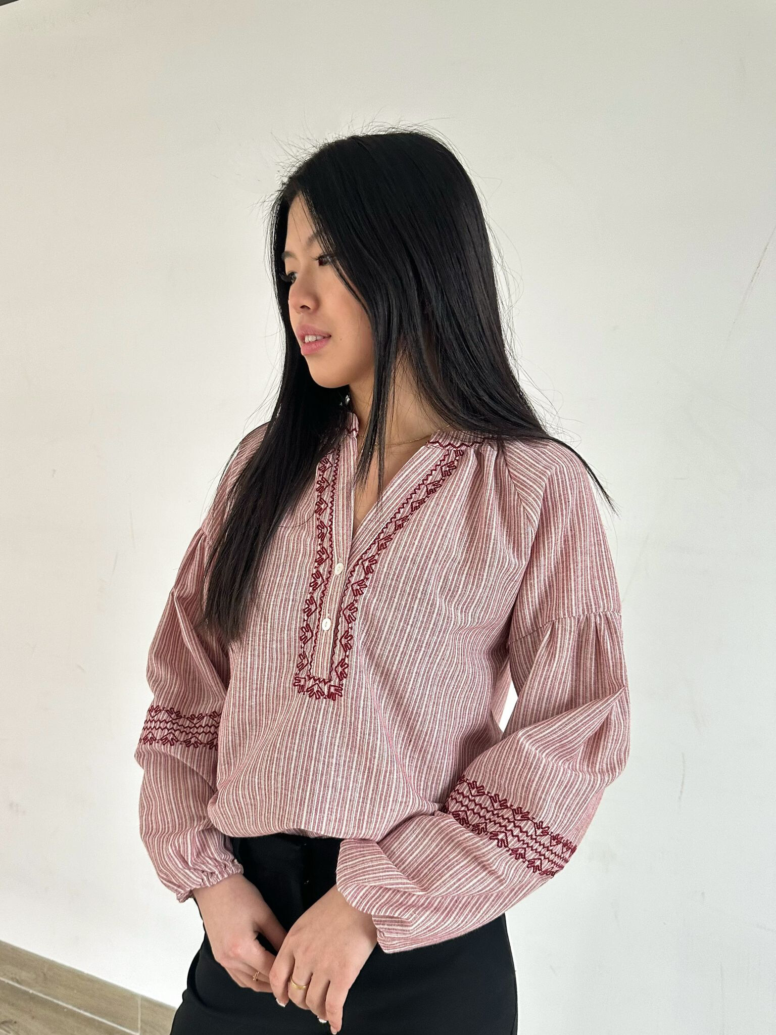 Wholesaler Unika Paris - Embroidery striped blouse