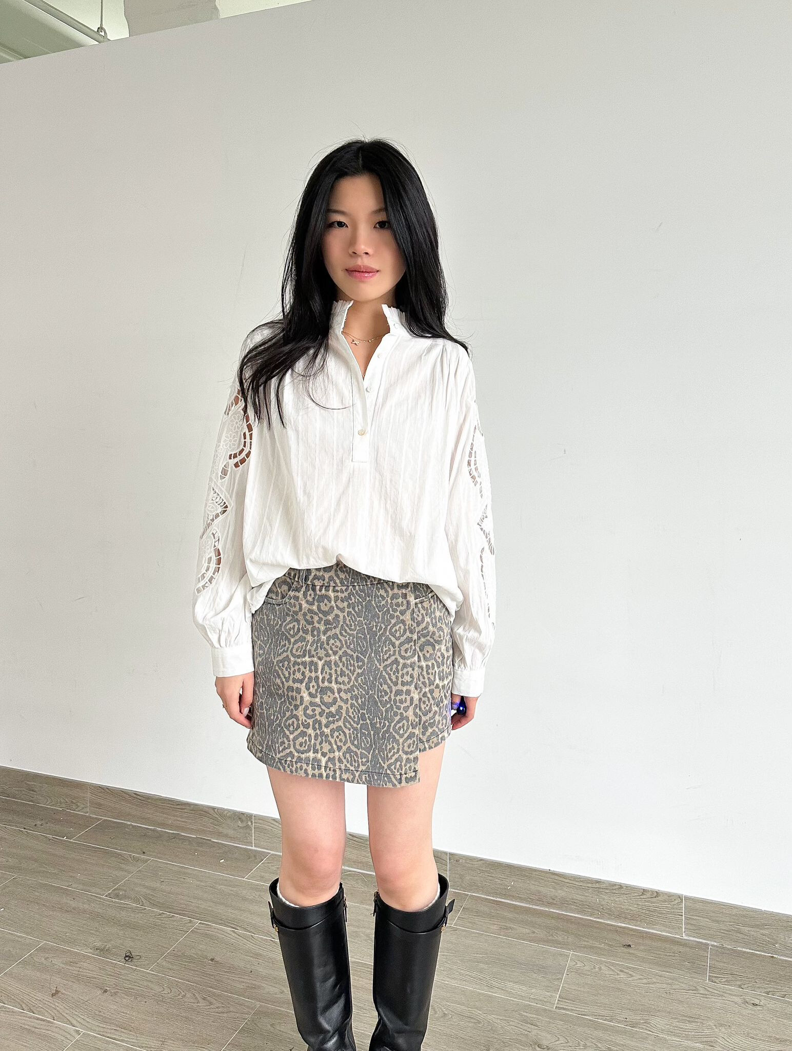 Wholesaler Unika Paris - Embroidered blouse with sleeves