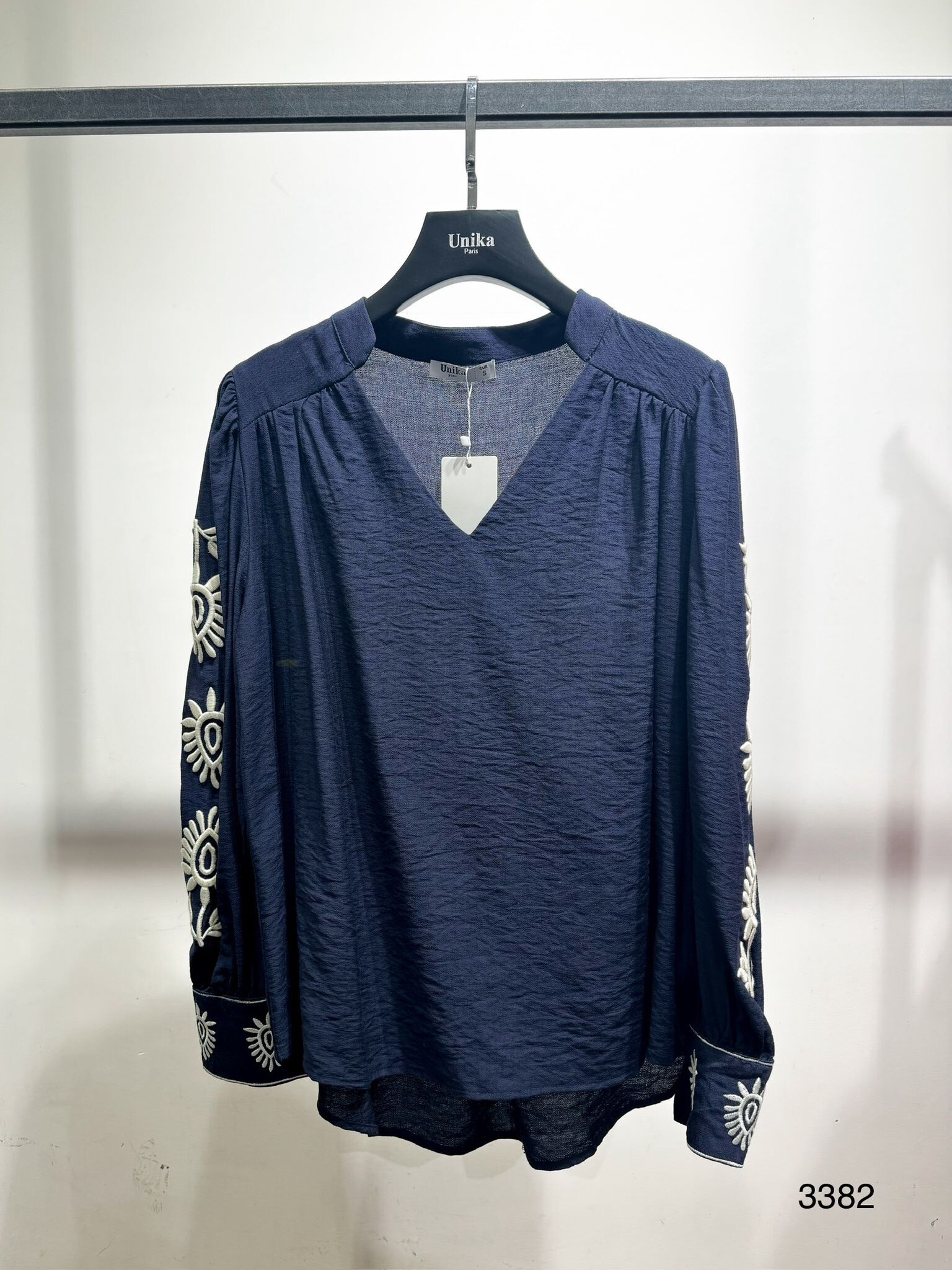 Wholesaler Unika Paris - Embroidered blouse