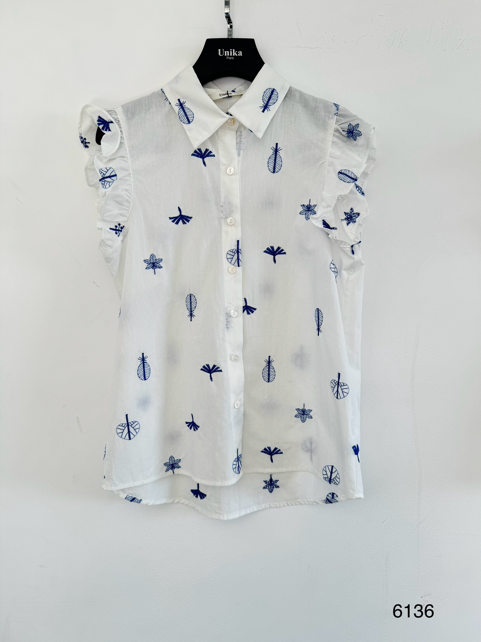 Wholesaler Unika Paris - Flower embroidered sleeve shirt