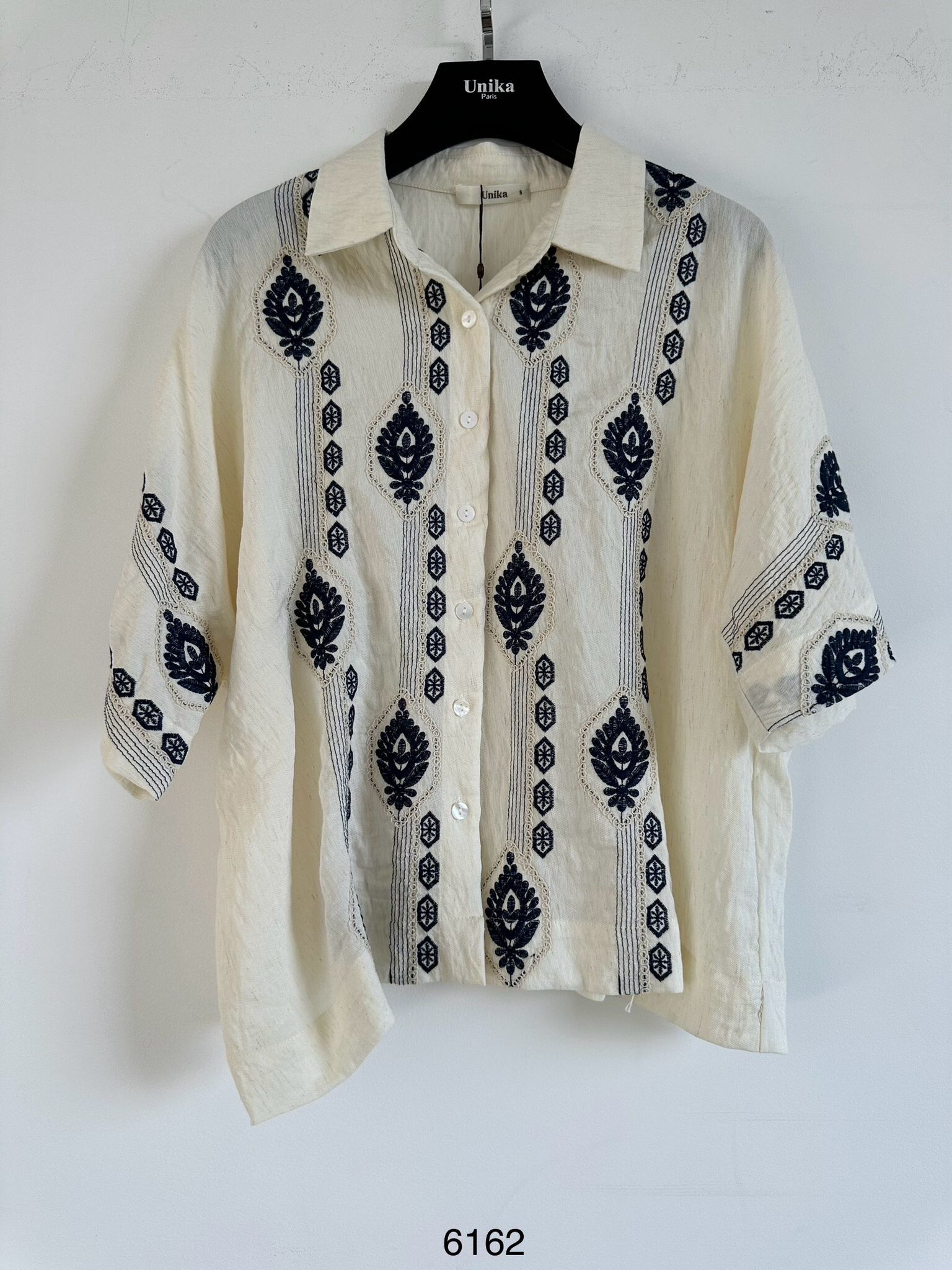 Grossista Unika Paris - Camicia ricamata leggera