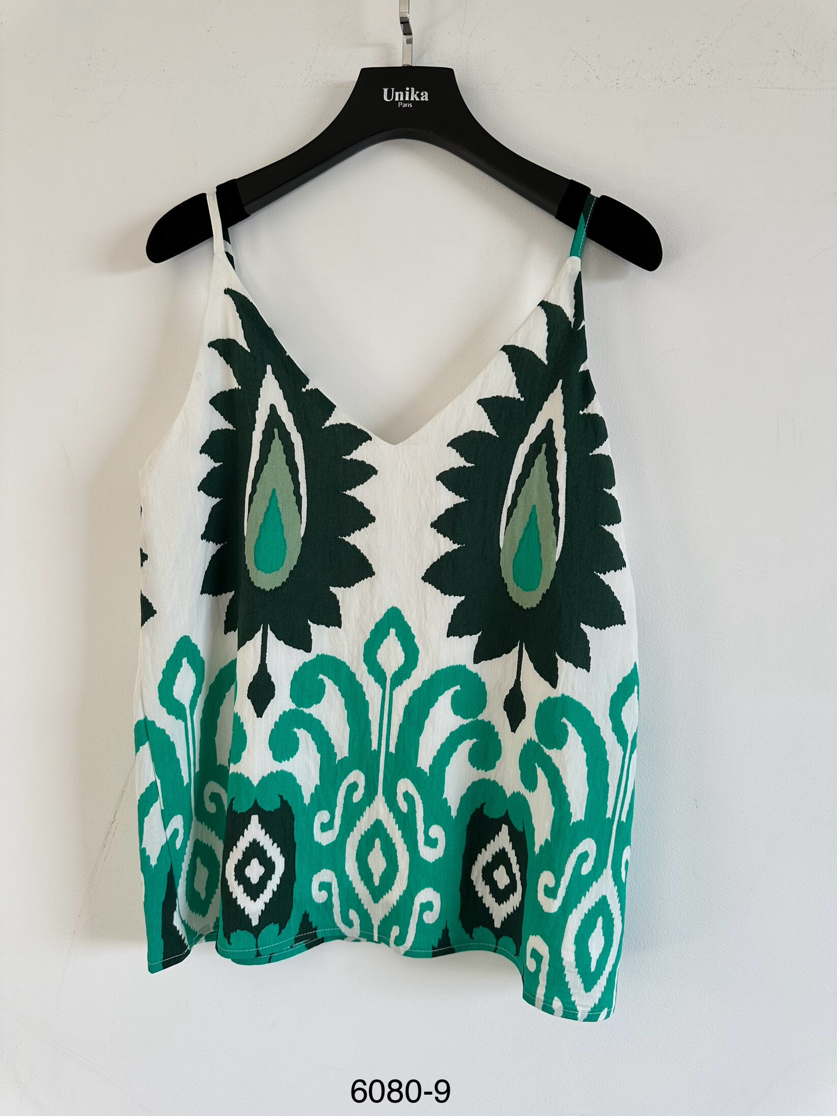 Wholesaler Unika Paris - CARECO - Vibrant motif tank top