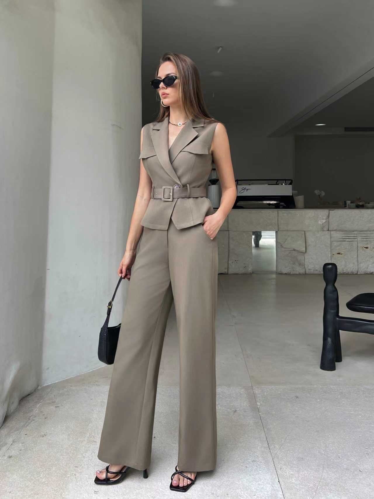 Gilet tailleur élégant pour femme, automne/hiver, en polyester, viscose et élasthanne, fabriqué en Chine.