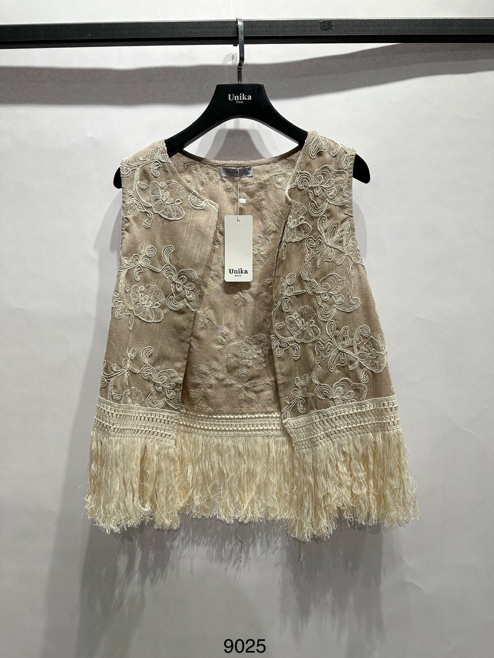 Grossiste Unika Paris - Gilet brodé à franges boho