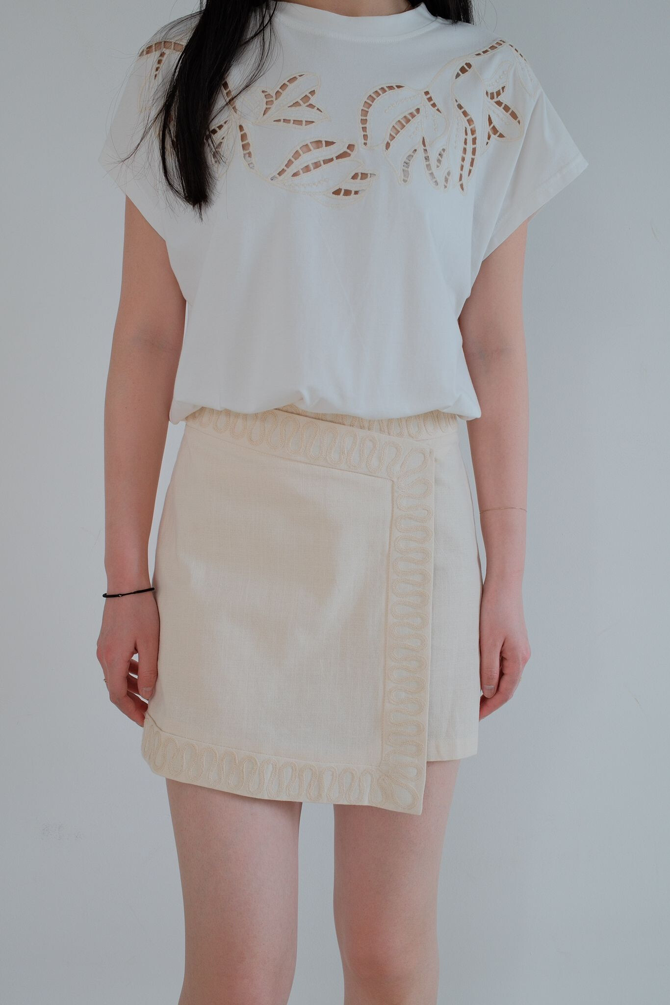Grossiste Unika Paris - Jupe-short portefeuille brodée
