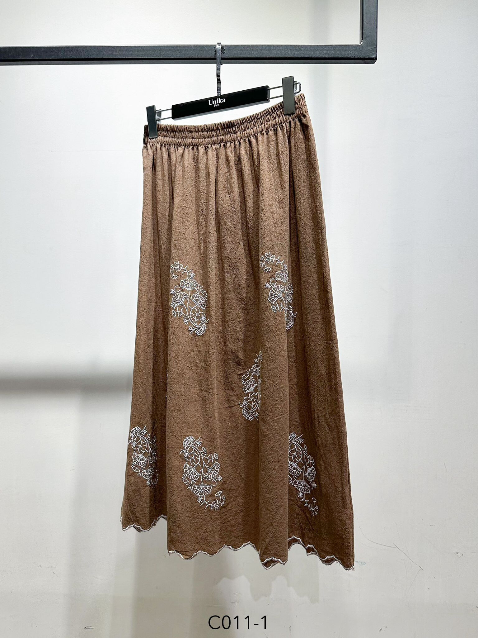 Wholesaler Unika Paris - Flower embroidery skirt
