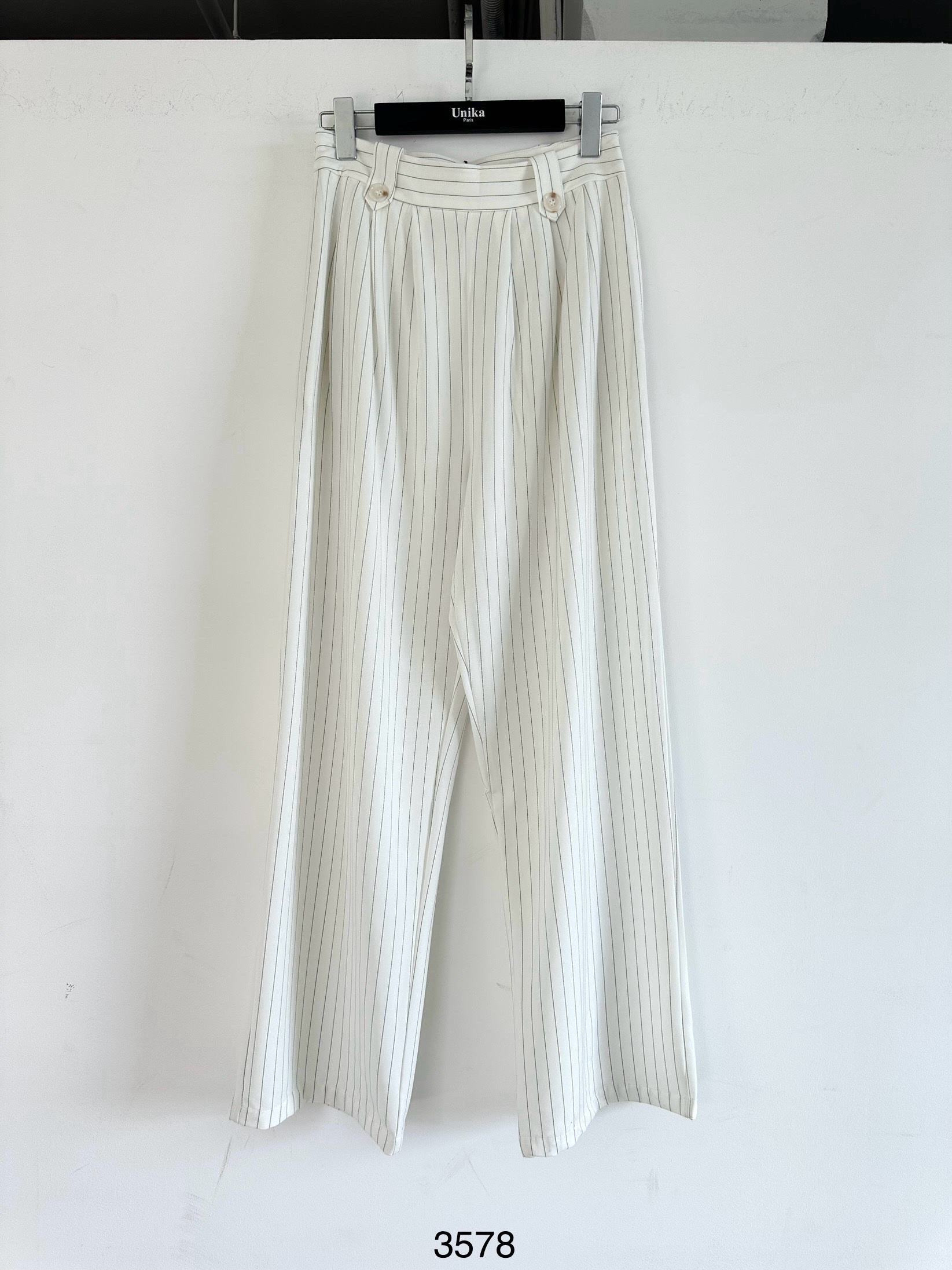 Wholesaler Unika Paris - Pleated and striped tailor pants
