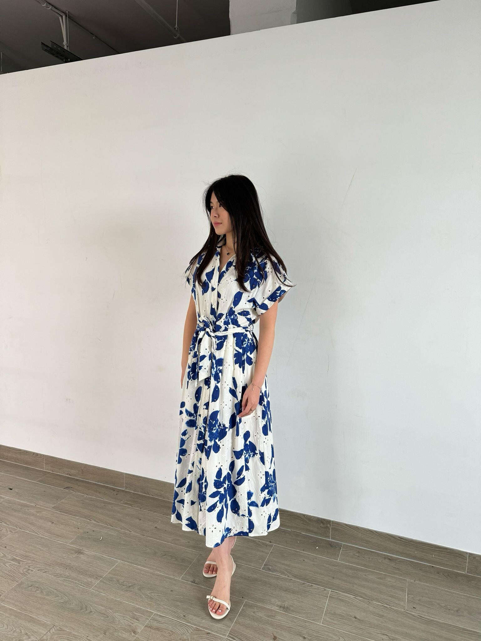 Wholesaler Unika Paris - Long and curved dress in Feurs