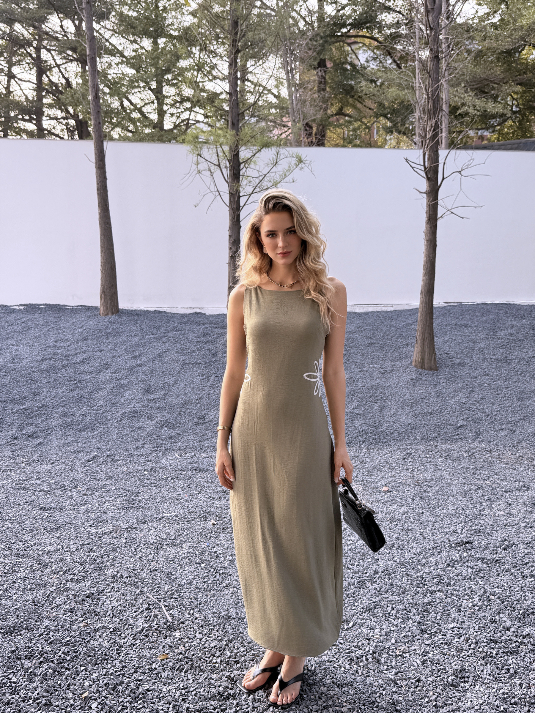 Grossiste Unika Paris - Robe longue broderies fleurs