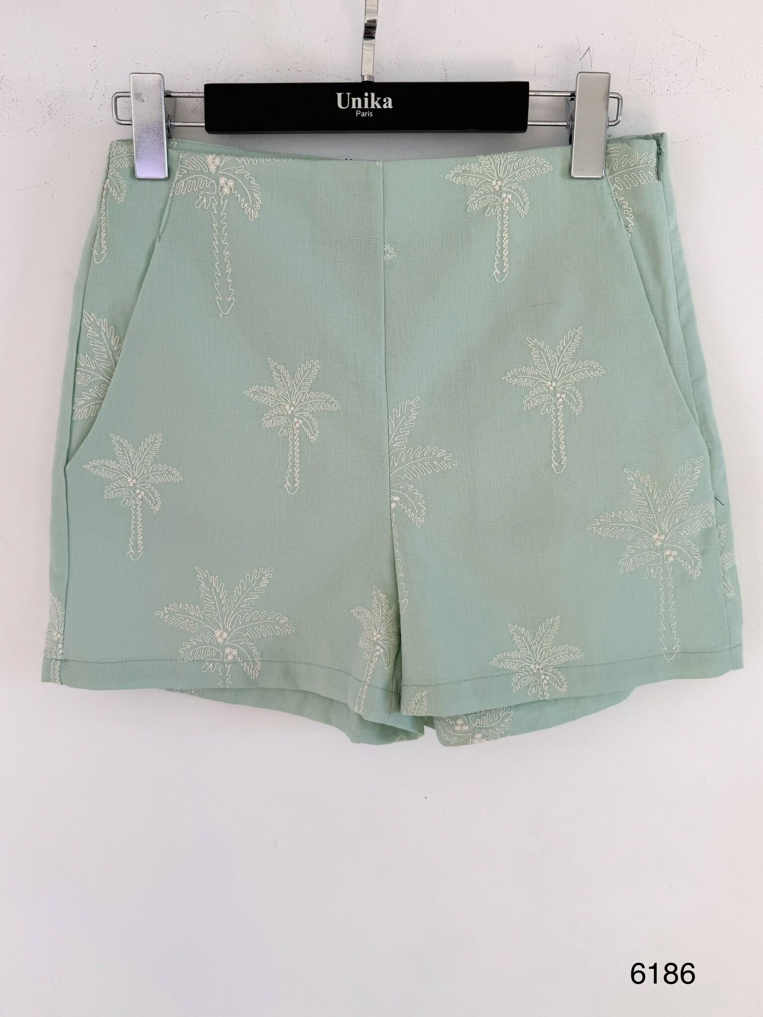 Wholesaler Unika Paris - Cotton shorts with palm tree embroideries