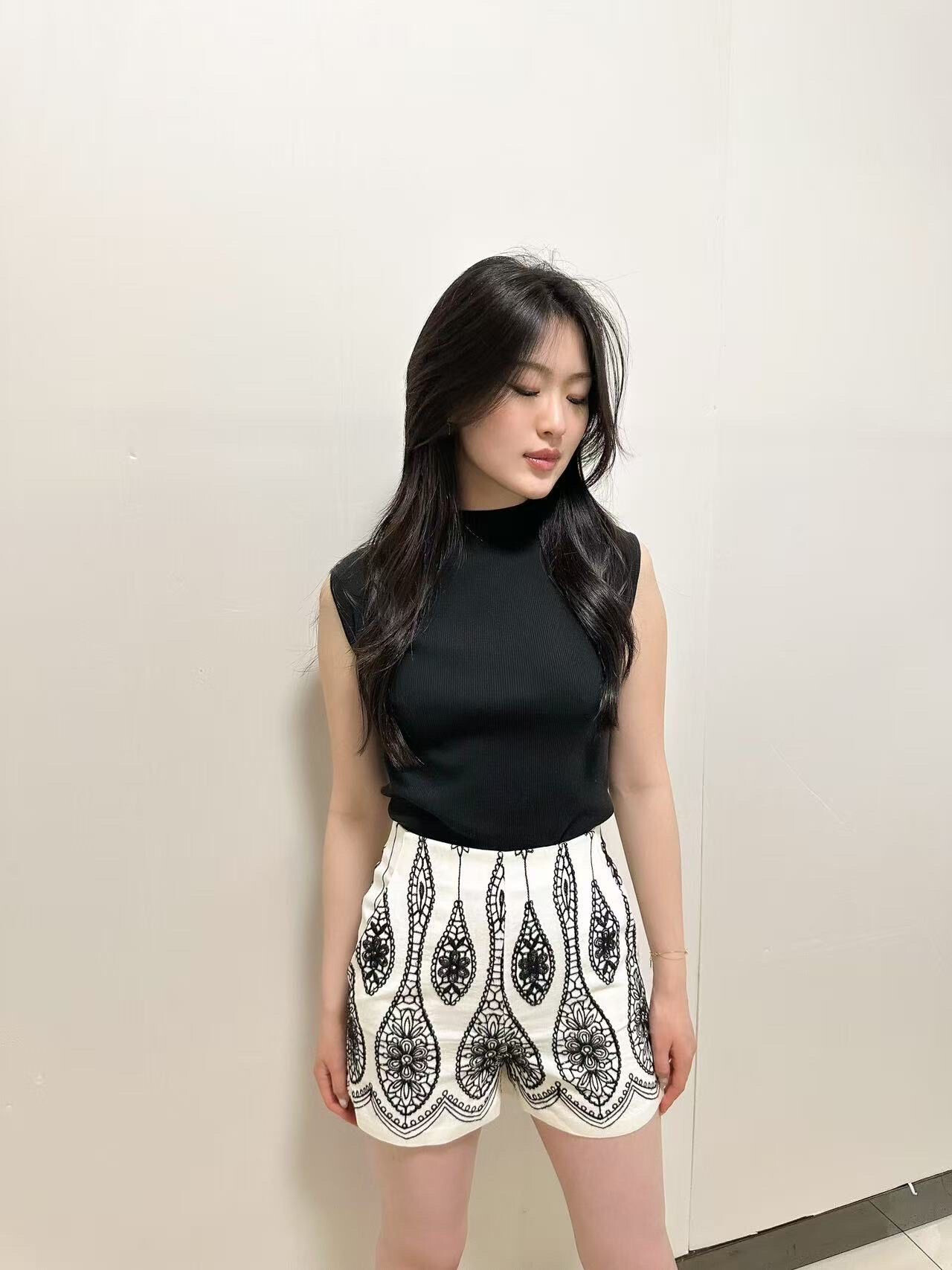 Wholesaler Unika Paris - Embroidered shorts