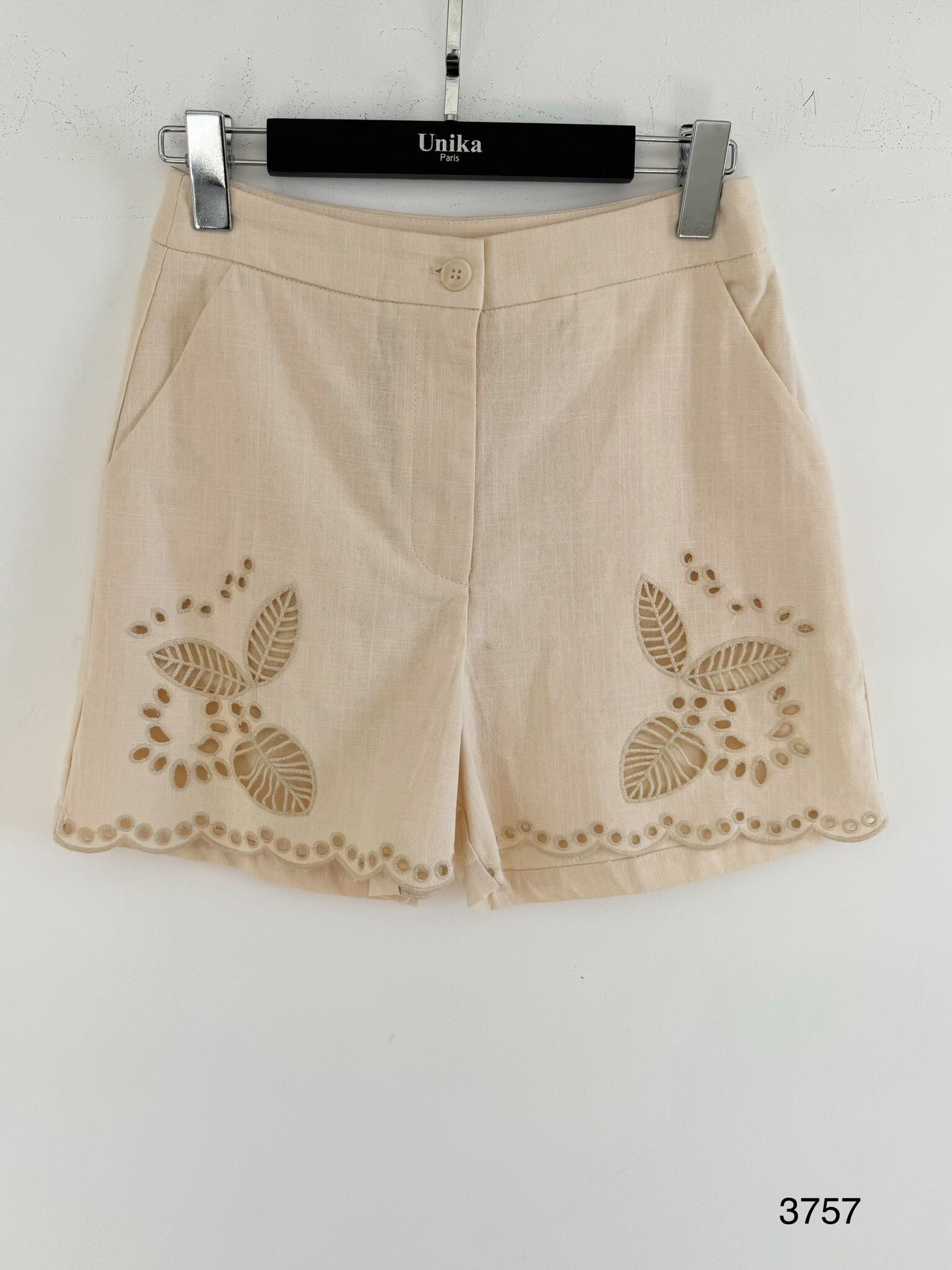 Grossiste Unika Paris - Short avec broderies effet lin