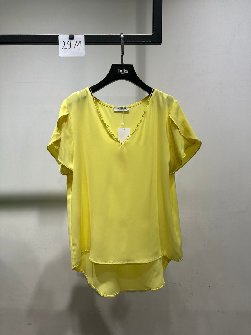 Mayorista Unika Paris - Camiseta con cuello en V y mangas especiales.