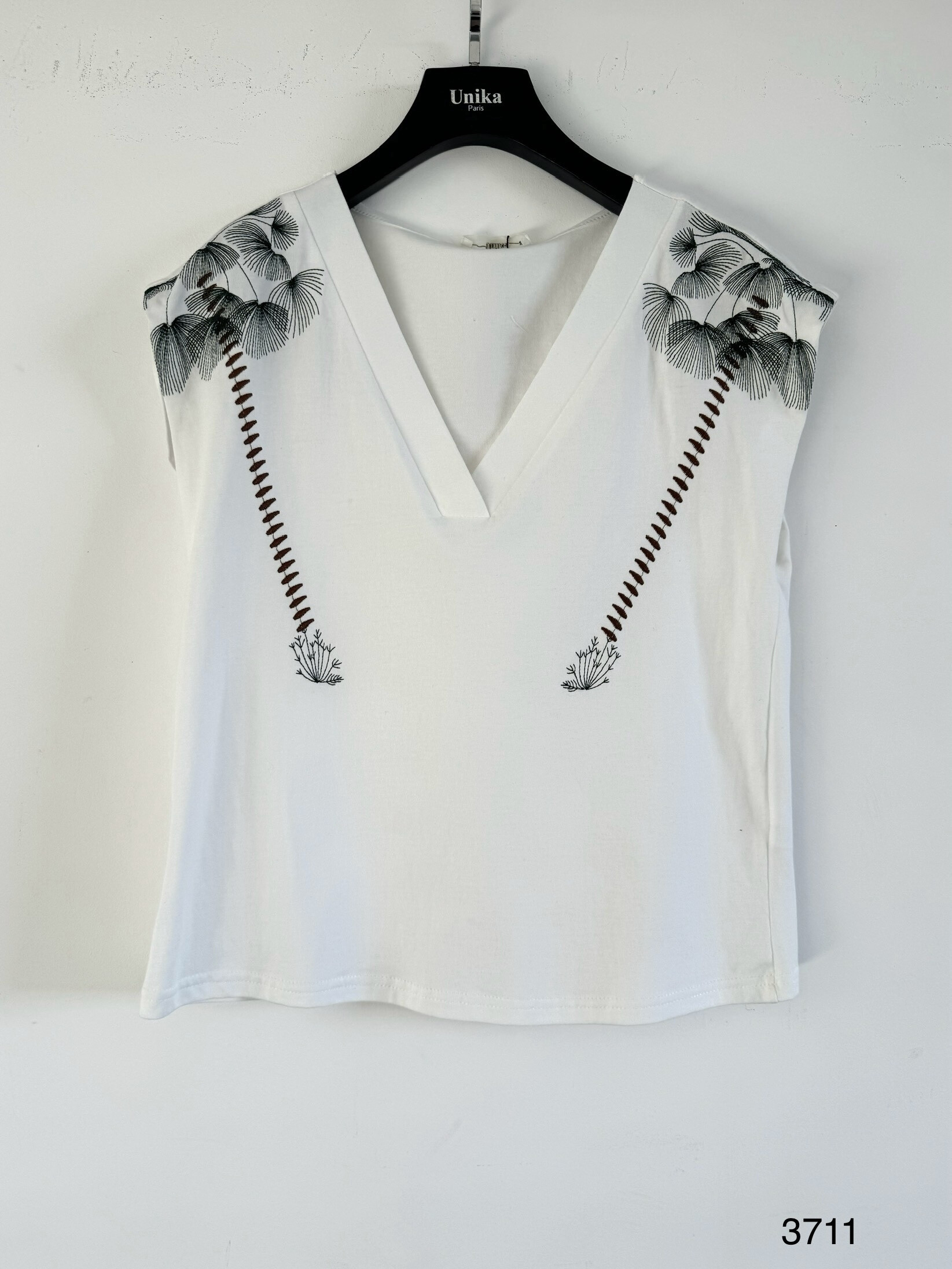 Wholesaler Unika Paris - Palm embroidered tshirt