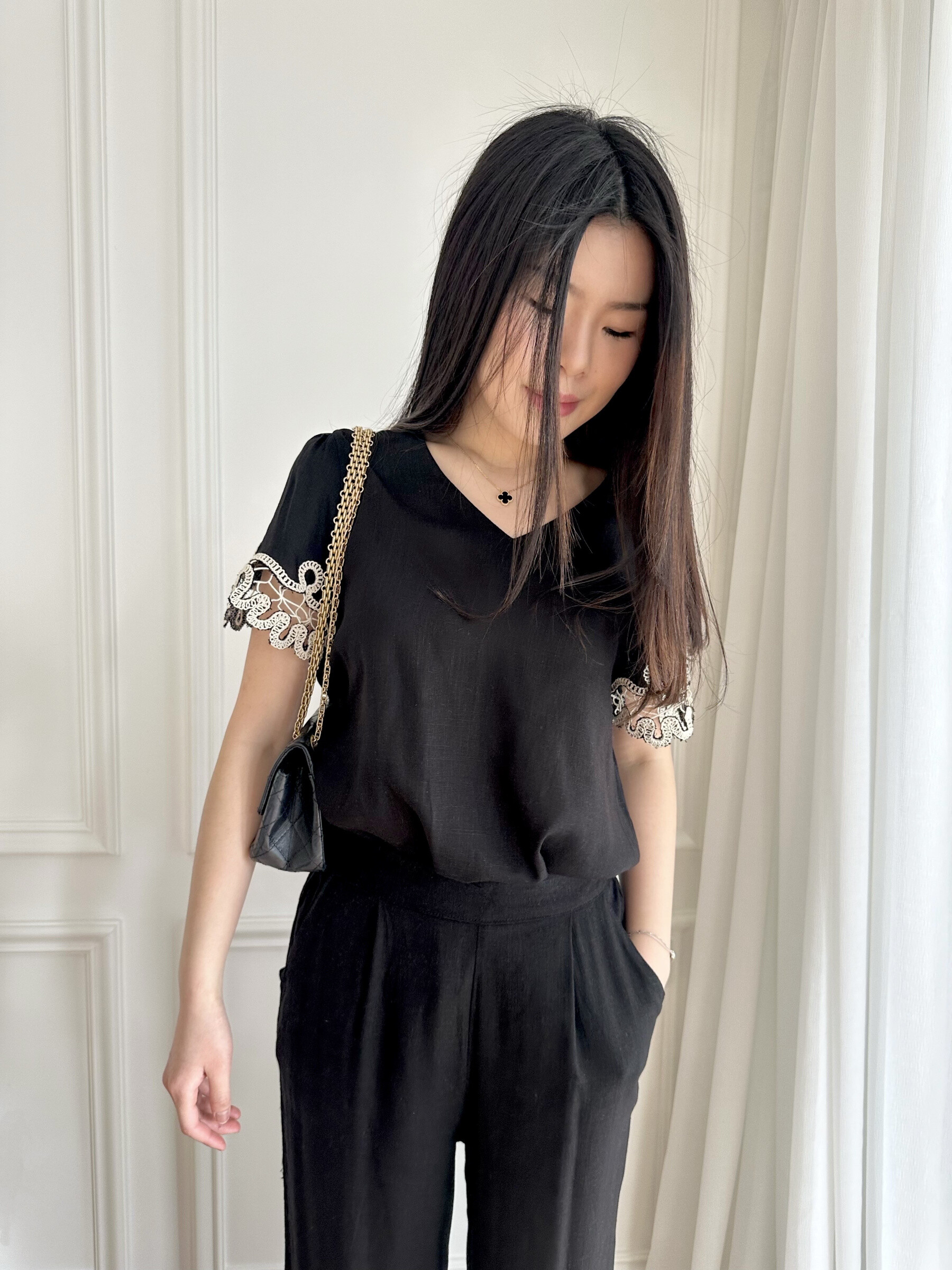 Wholesaler Unika Paris - Lace sleeve t-shirt