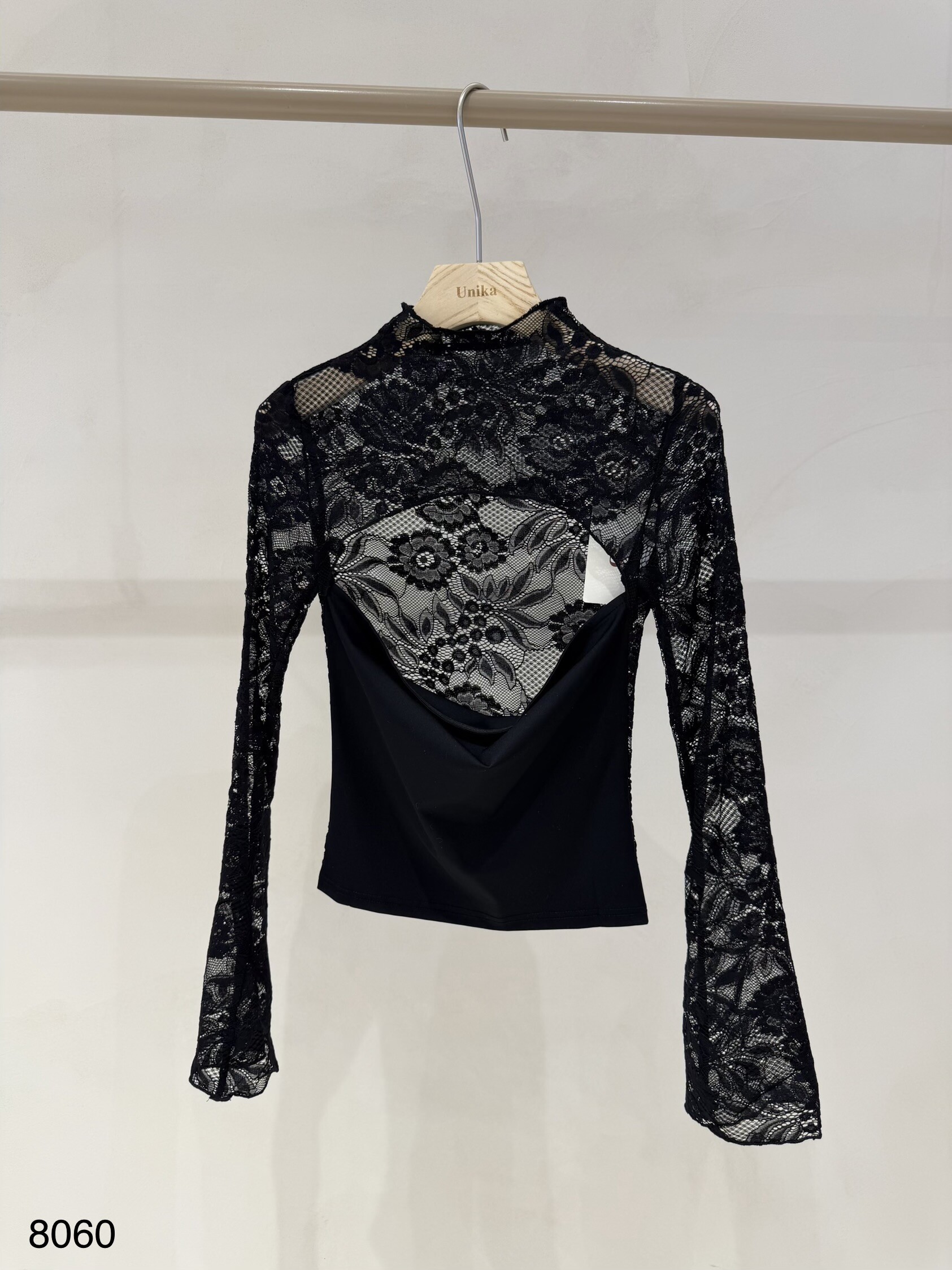Wholesaler Unika Paris - Two-tone top with lace sleeves