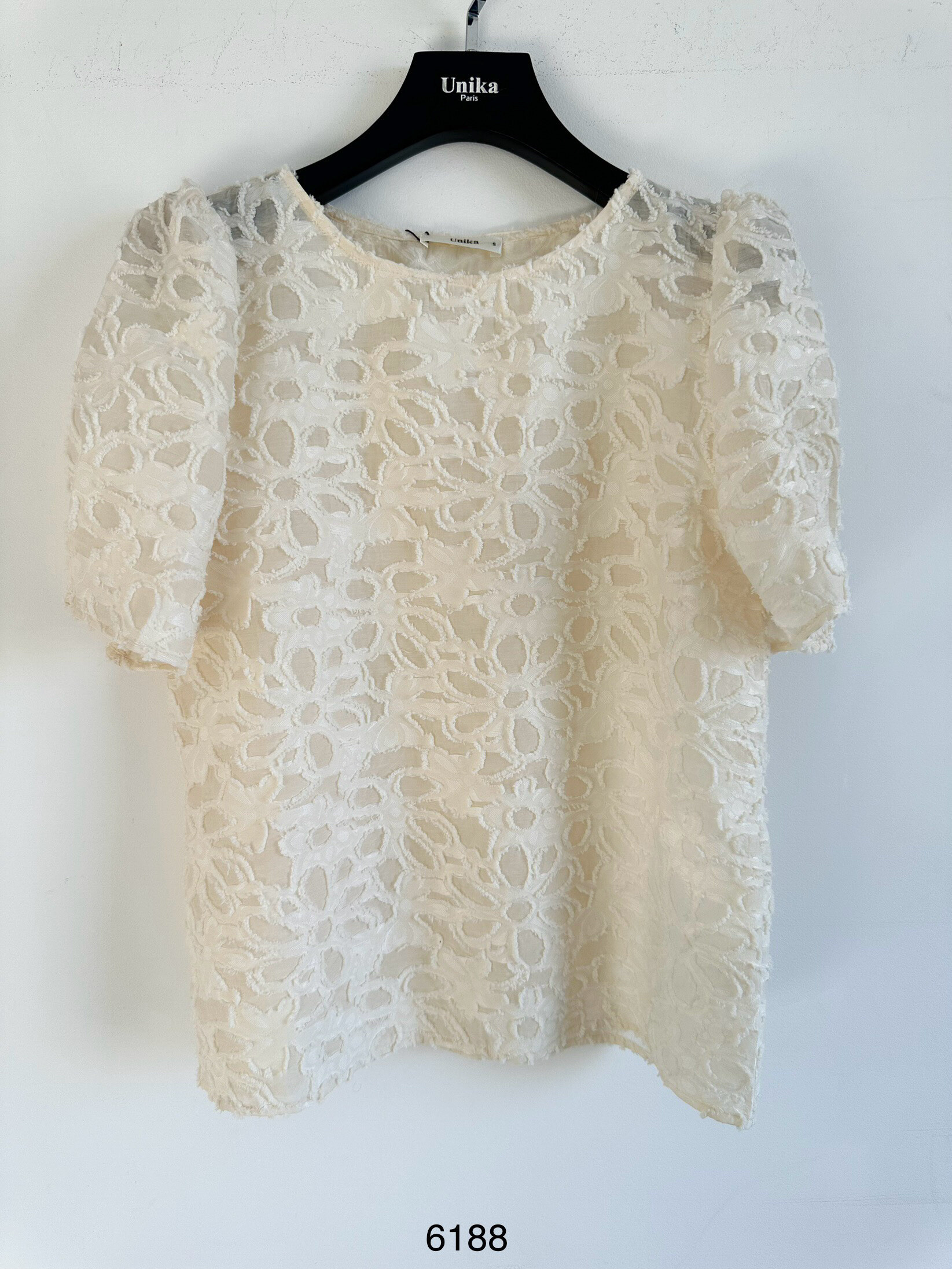 Grossiste Unika Paris - Top T-shirt texturé manches bouffantes
