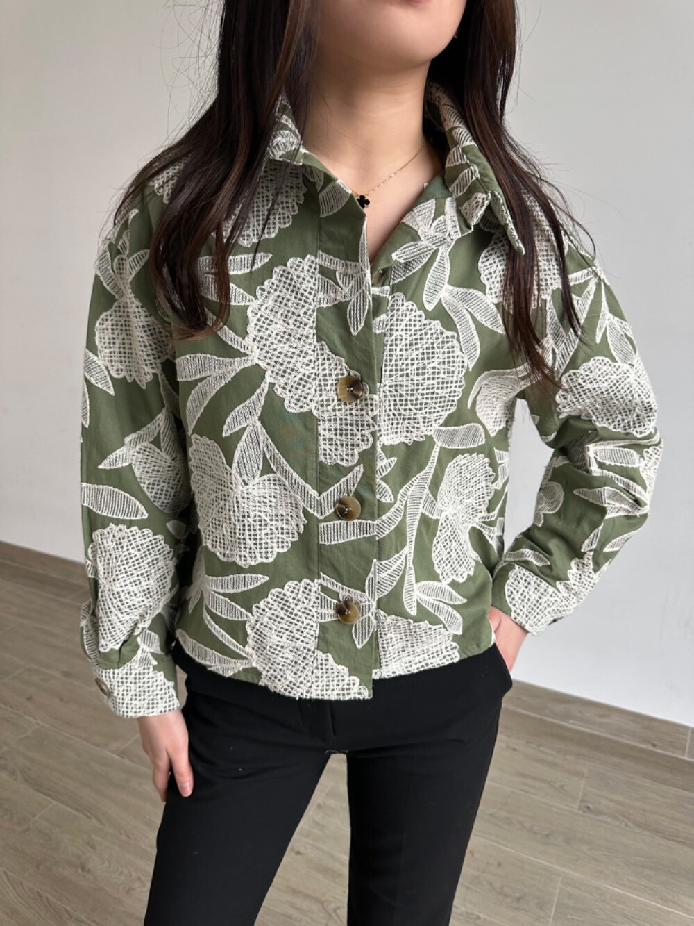 Wholesaler Unika Paris - Short embroidered jacket