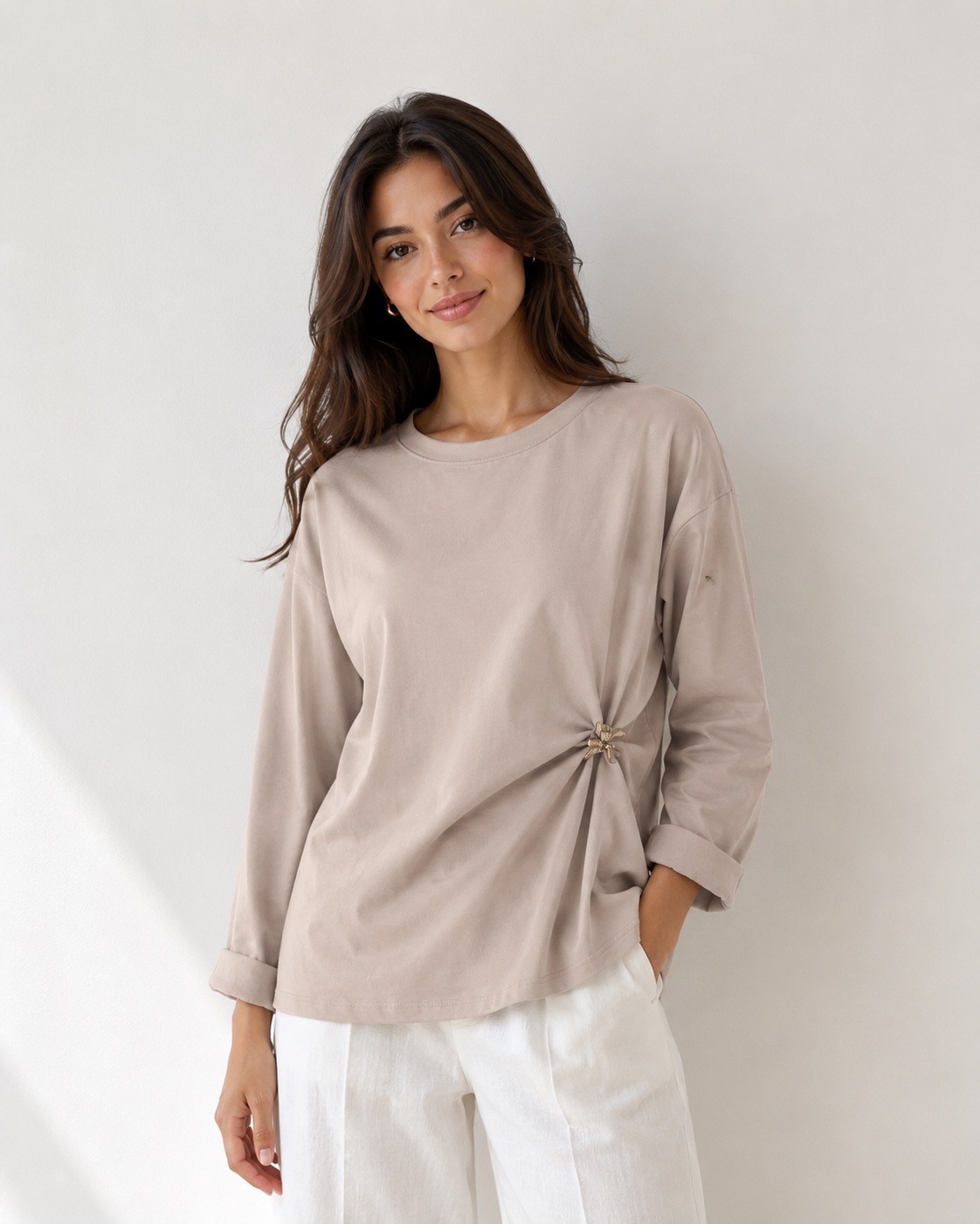 Wholesaler UPSTYLE - COTTON PUNTO ROMA BLOUSE WITH STAR BROOCH