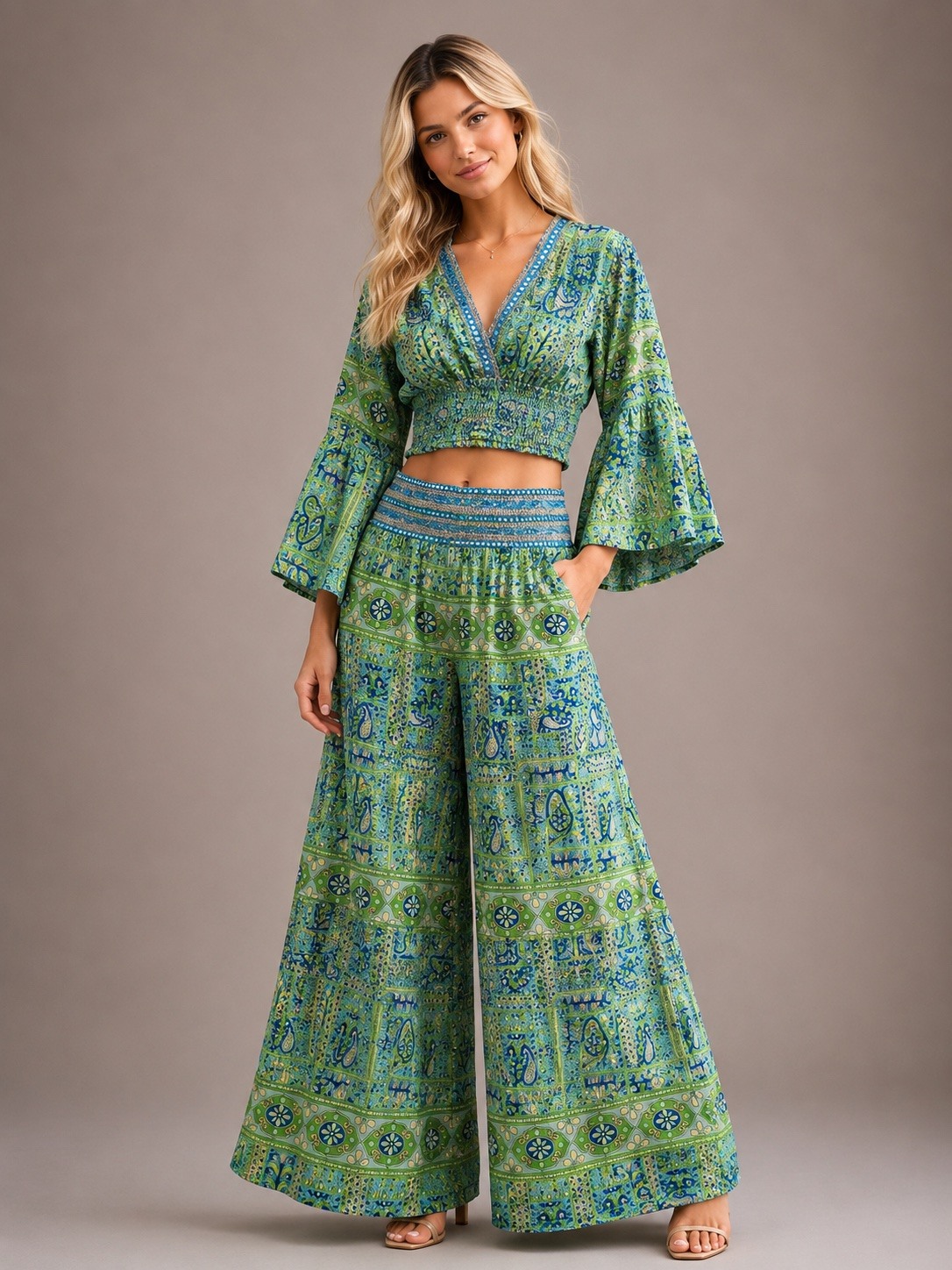 Wholesaler UPSTYLE - WOMEN'S SET TOP + PAISLEY PRINT PANTS