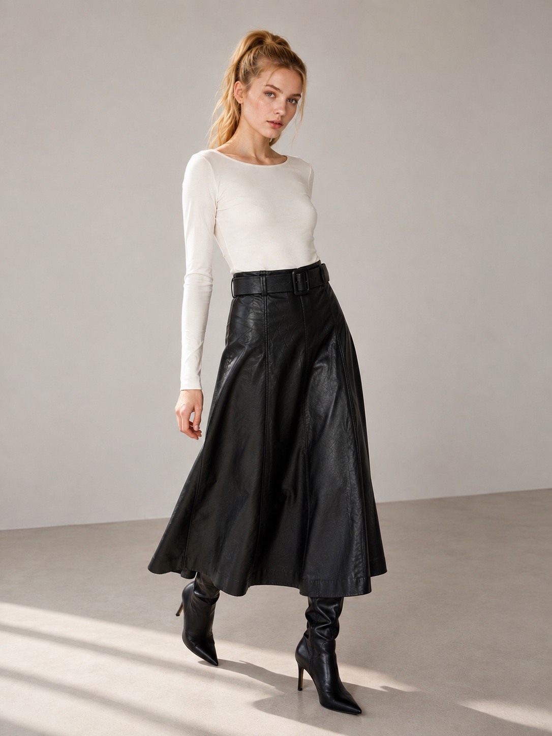 Wholesaler UPSTYLE - FAUX LEATHER SKIRT WITH BELT