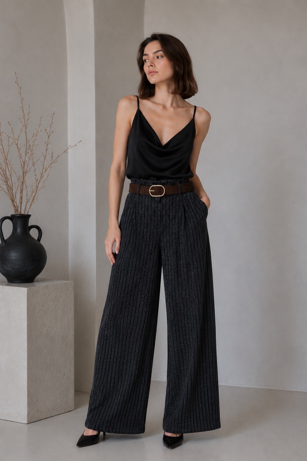Wholesaler UPSTYLE - PINSTRIPE PALAZZO TROUSERS IN STRUCTURED FABRIC WITH BELT