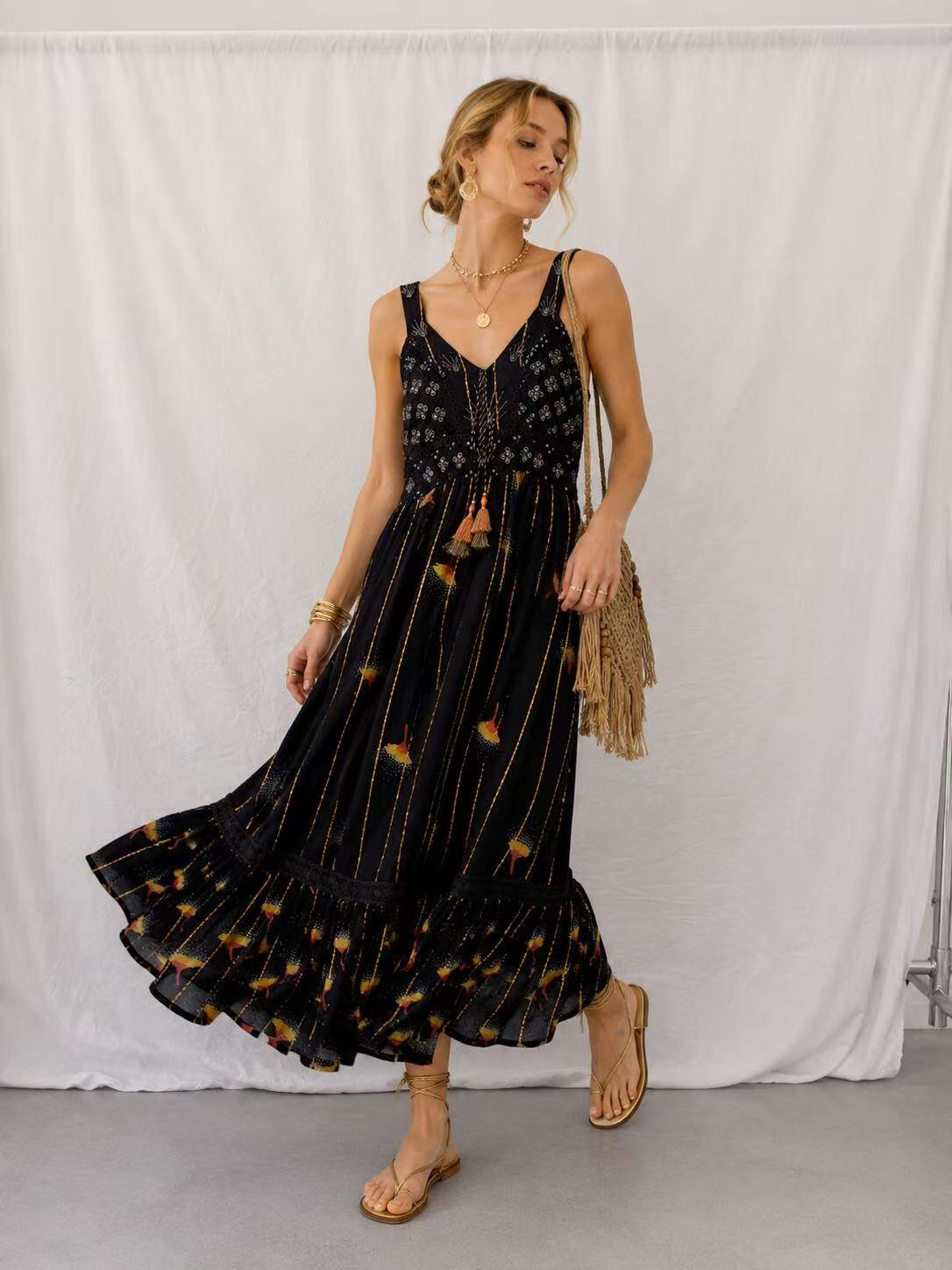 Mayorista UPSTYLE - Vestido largo con tirantes y bordados