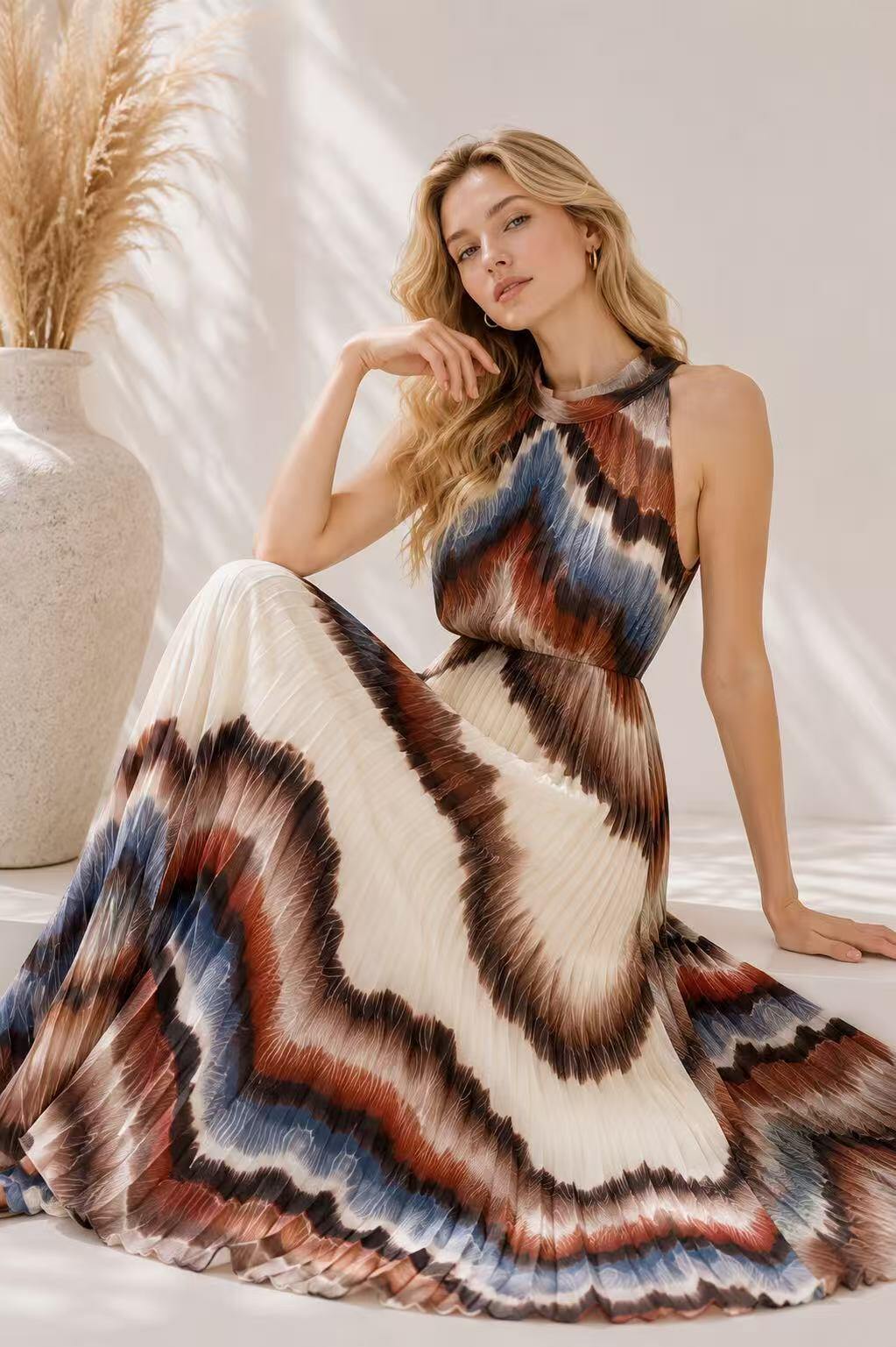 Wholesaler UPSTYLE - WOMEN'S LONG PRINTED PLEATED DRESS