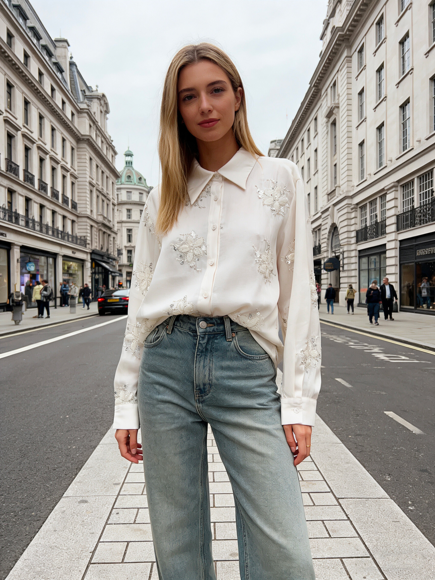 Wholesaler V&L BRAND - Elegant and refined shirt with jewel details