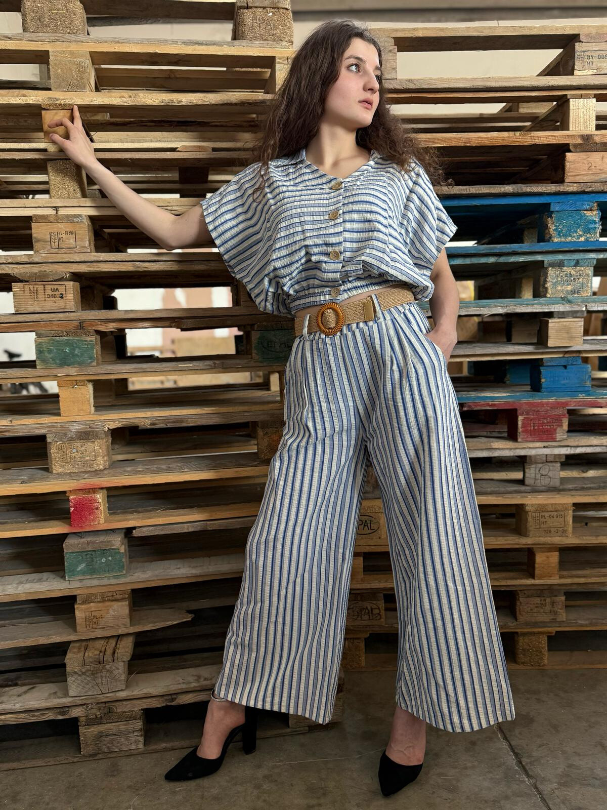 Grossiste V&L BRAND - Ensemble coordonné 2 pièces, chemise courte et pantalon long avec ceinture