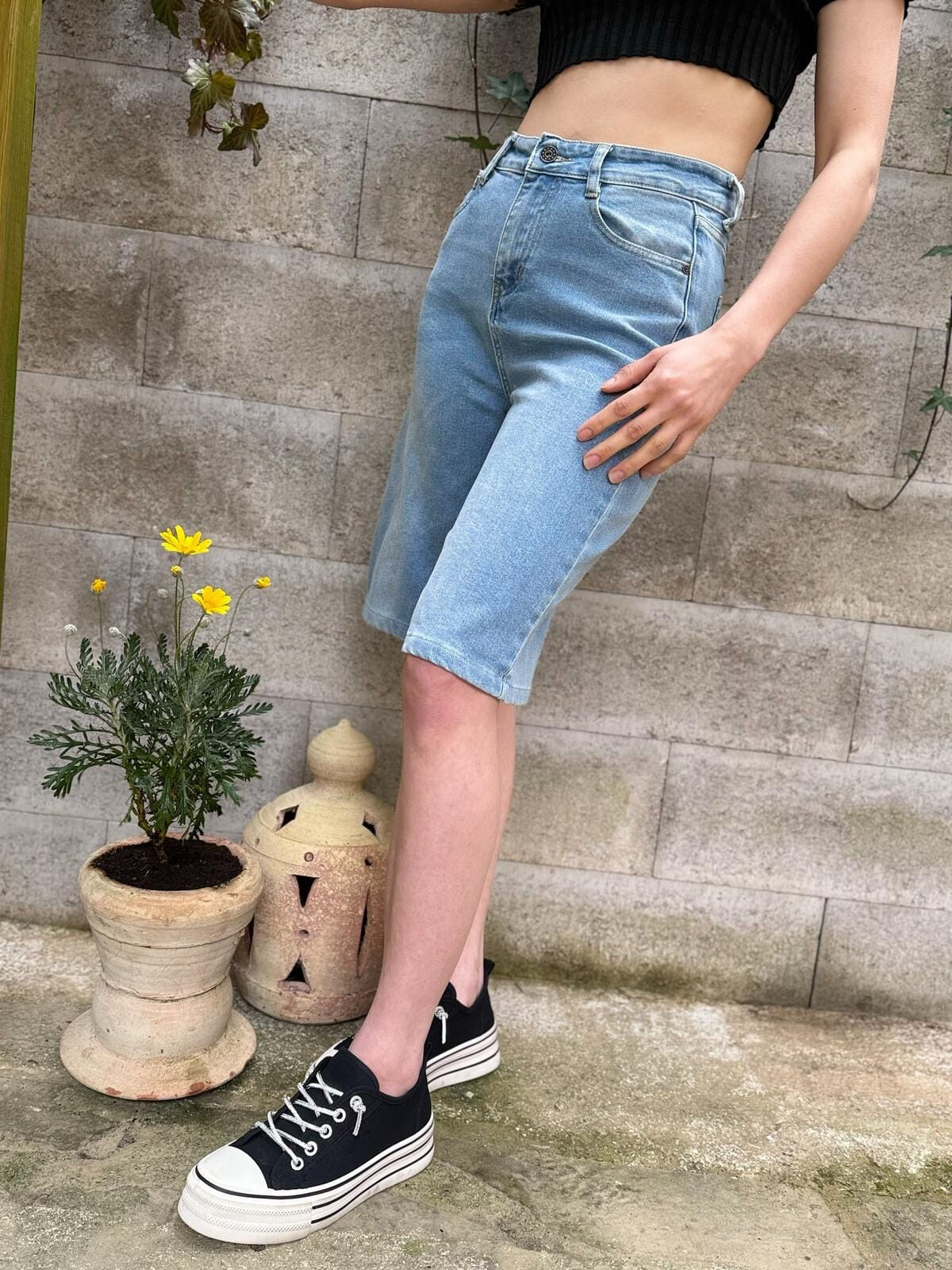 Grossiste V&L BRAND - Jeans taille haute, hauteur genou