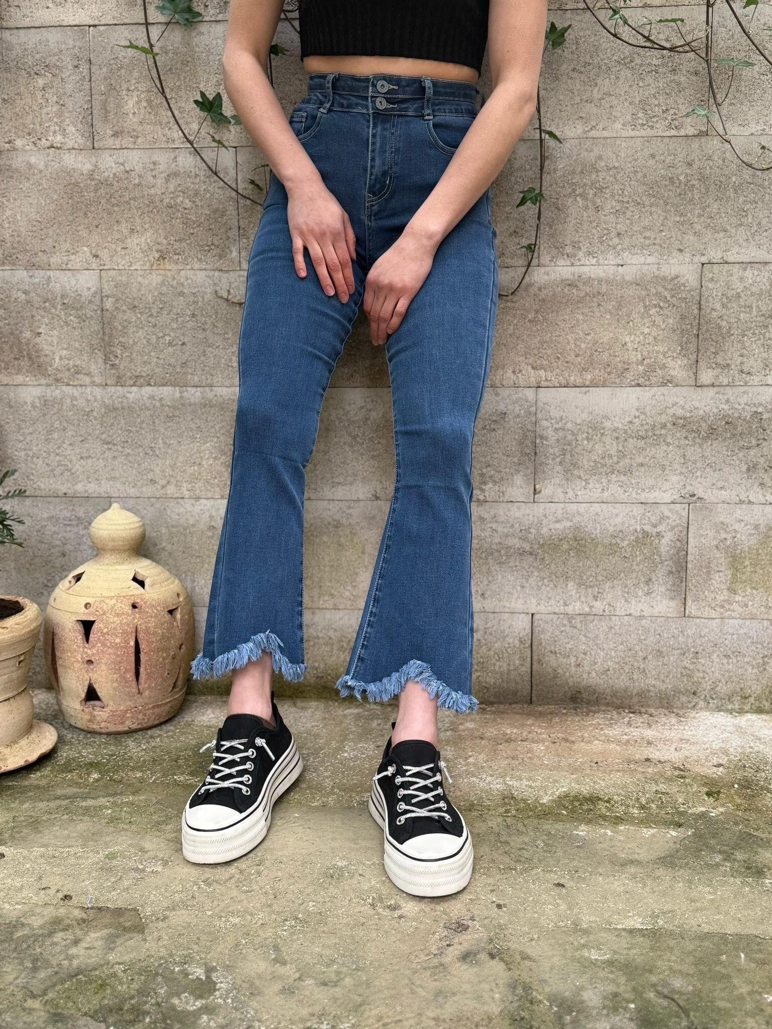 Grossiste V&L BRAND - Jean Bootcut en denim bleu avec taille haute et ourlet effiloché