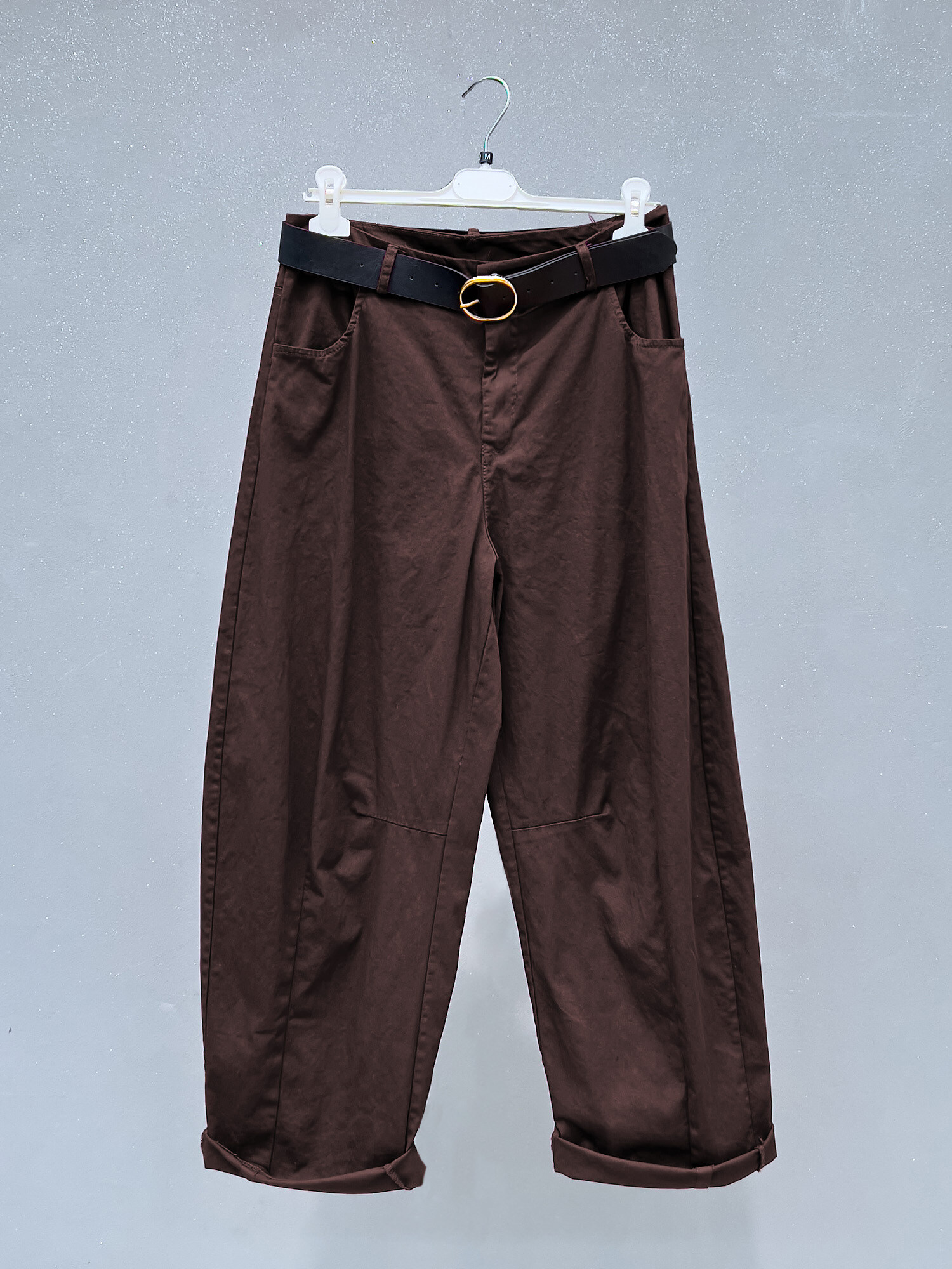 Grossiste V&L BRAND - Pantalon BAGGY en gabardine de coton. Version CHOCOLAT