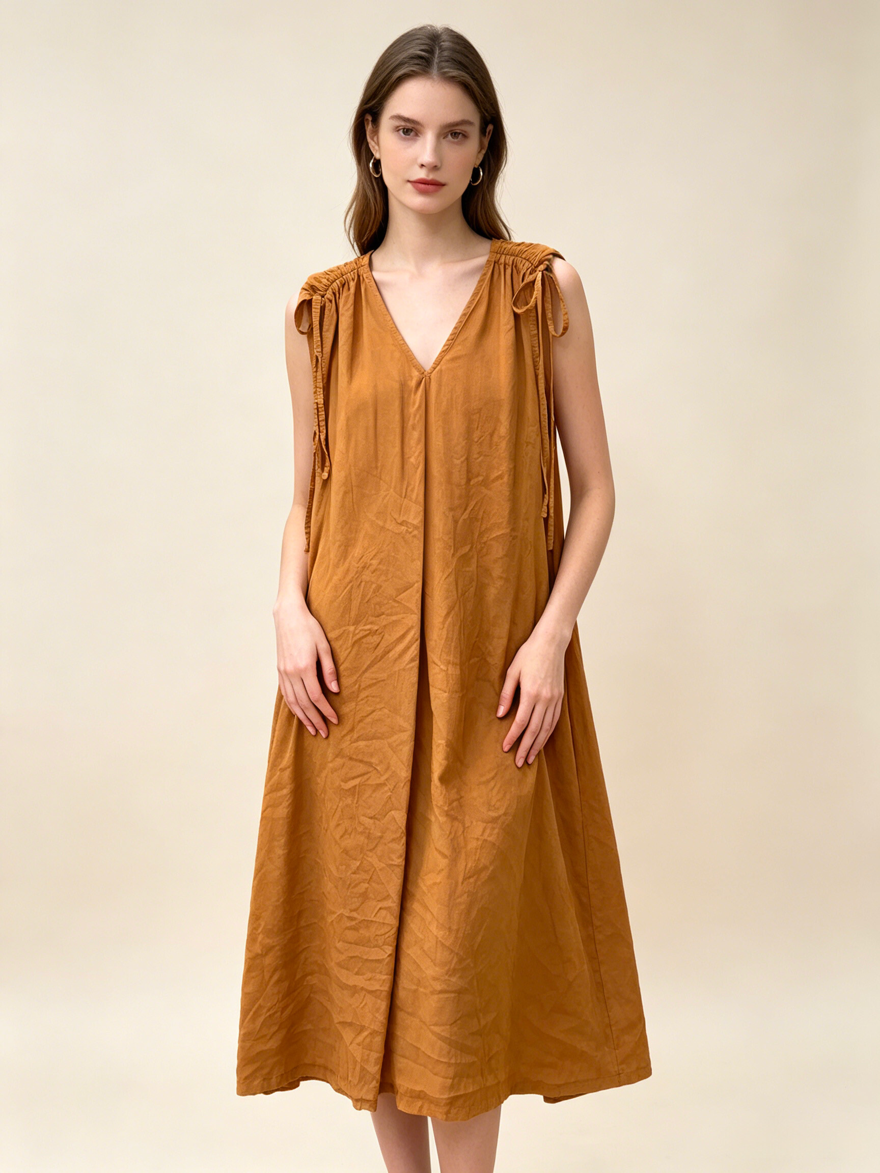 Wholesaler V&L BRAND - Women's sleeveless long dress, casual style, with a light crinkled effect.