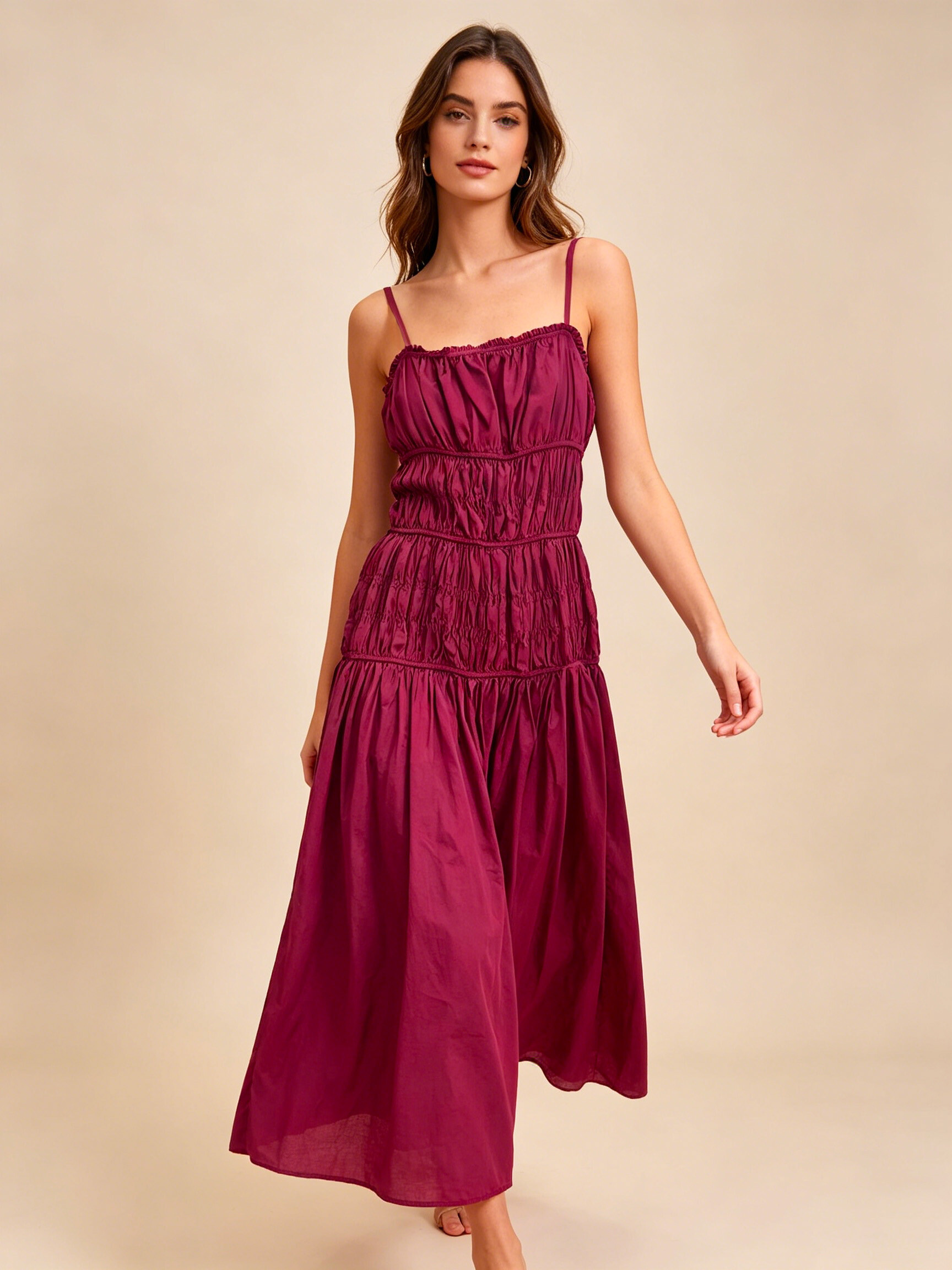Großhändler V&L BRAND - Kleid aus Baumwolle mit einzigartigem und originellem Design. 100% Baumwolle.