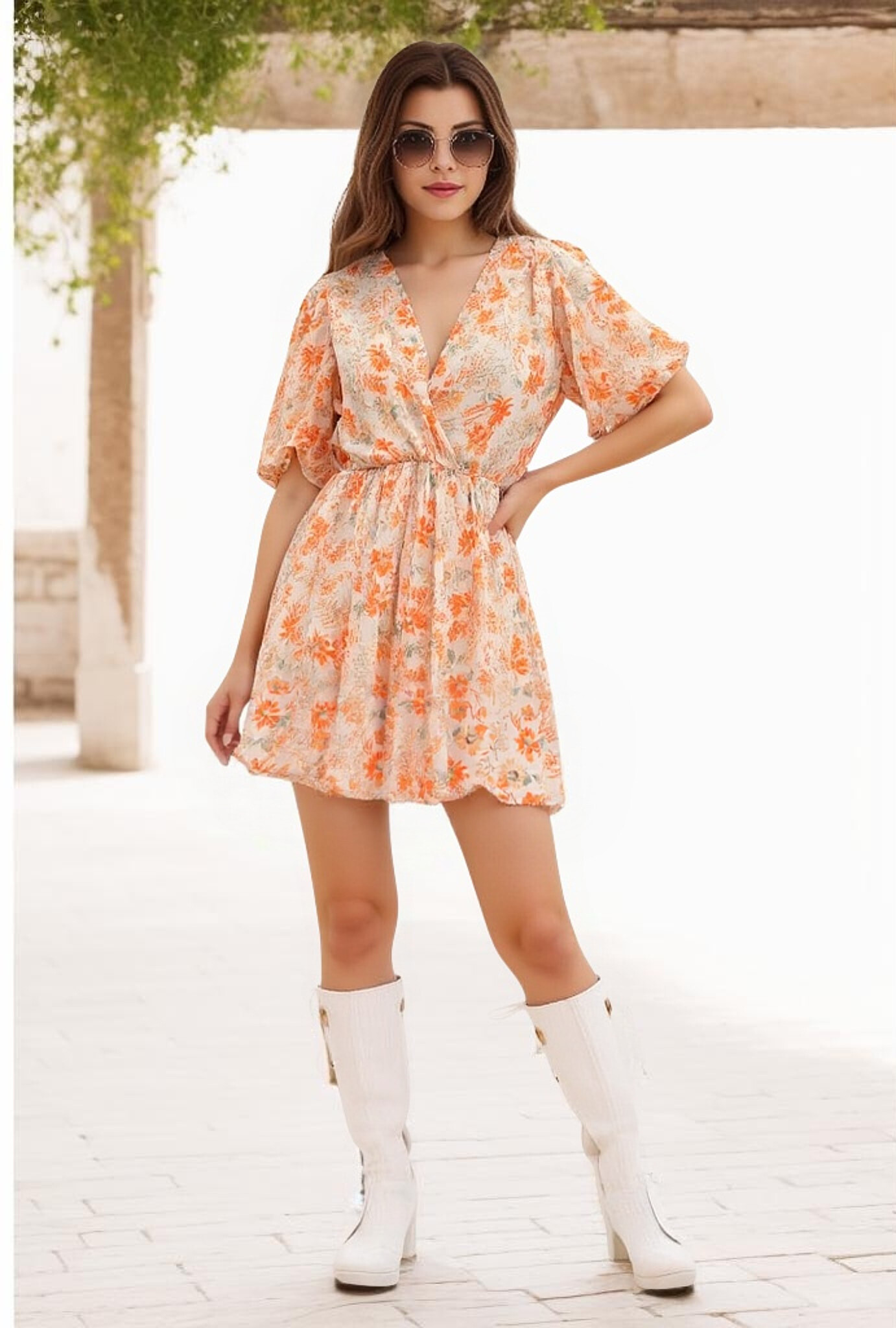 Wholesaler V&L BRAND - Short women's dress, with floral motif, half sleeves and balloon skirt