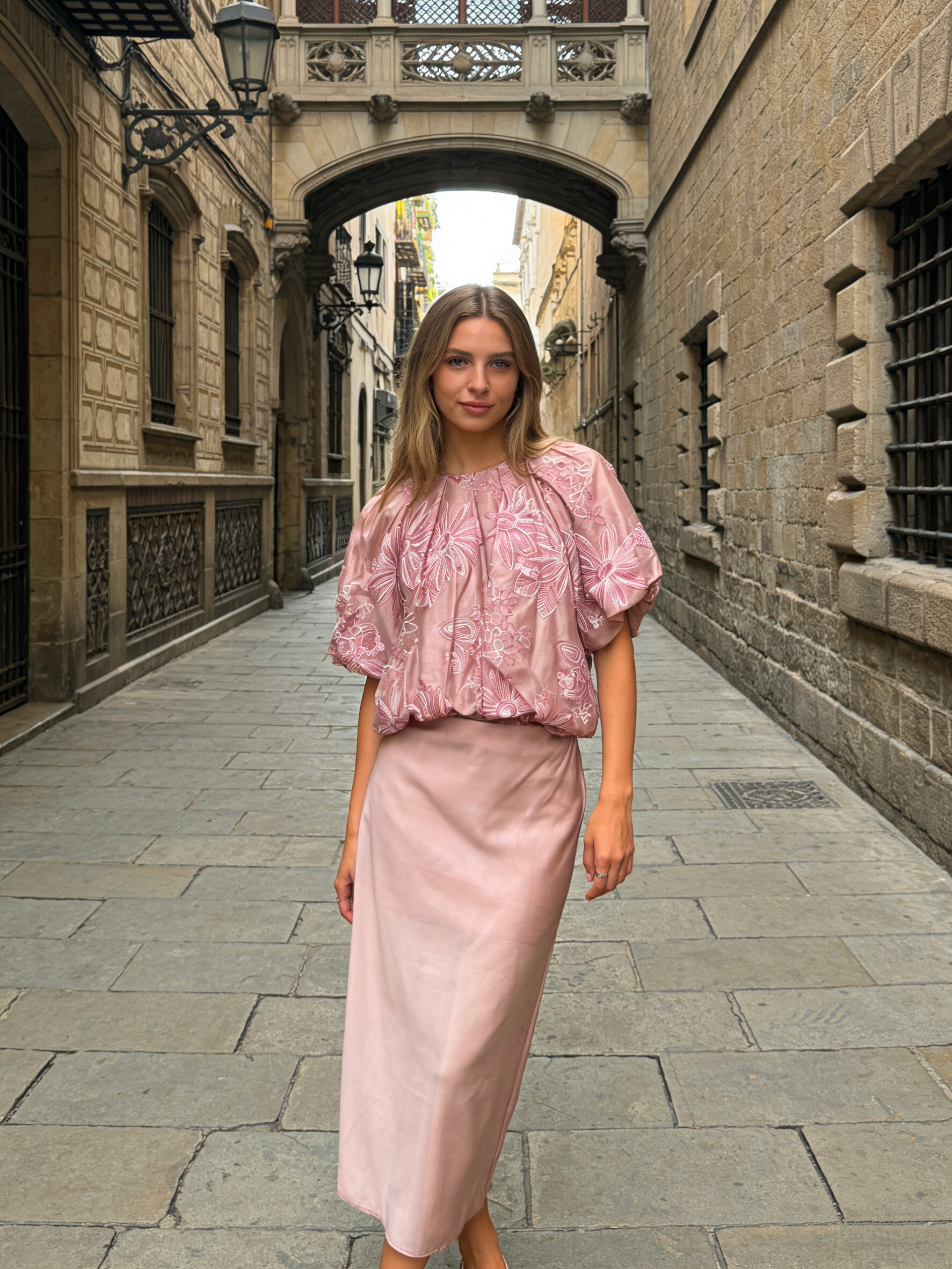 Wholesaler V&L BRAND - Tencel top with floral embroidery