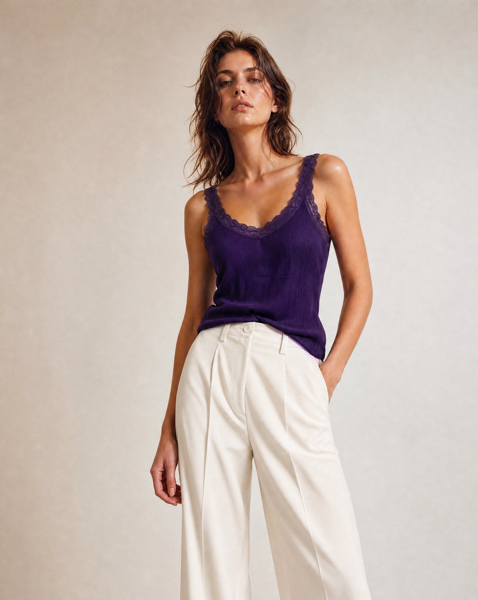 Wholesaler Vera Fashion - Tank top with delicate lace straps V-neck