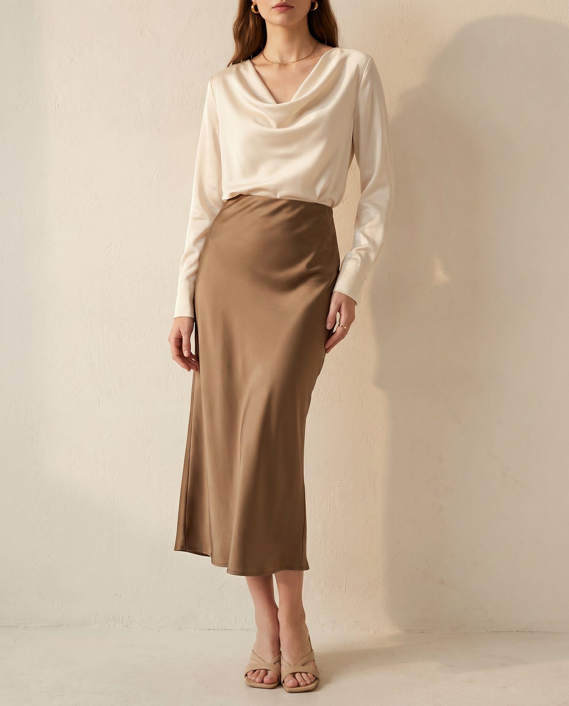 Wholesaler Vera Fashion - Flowy satin high-waisted midi skirt