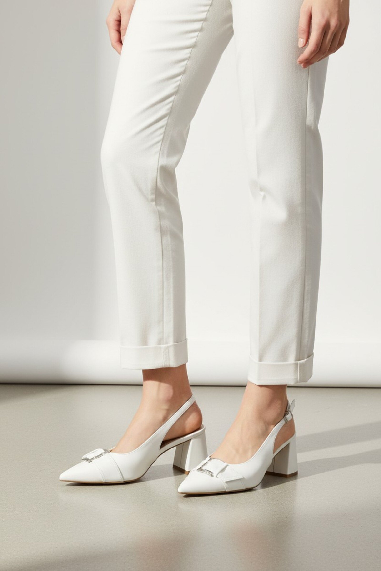 Wholesaler VERABLUM - High-heeled slingback pumps