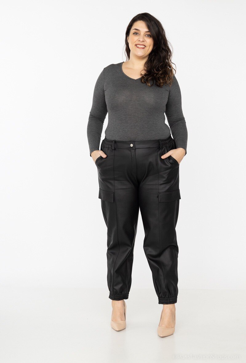 Grossista Veti Style - Pantaloni in ecopelle