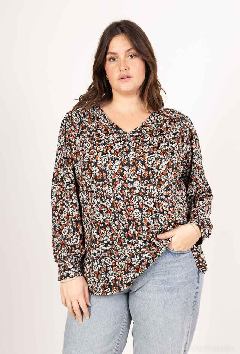 Wholesaler Veti Style - V-neck printed blouses