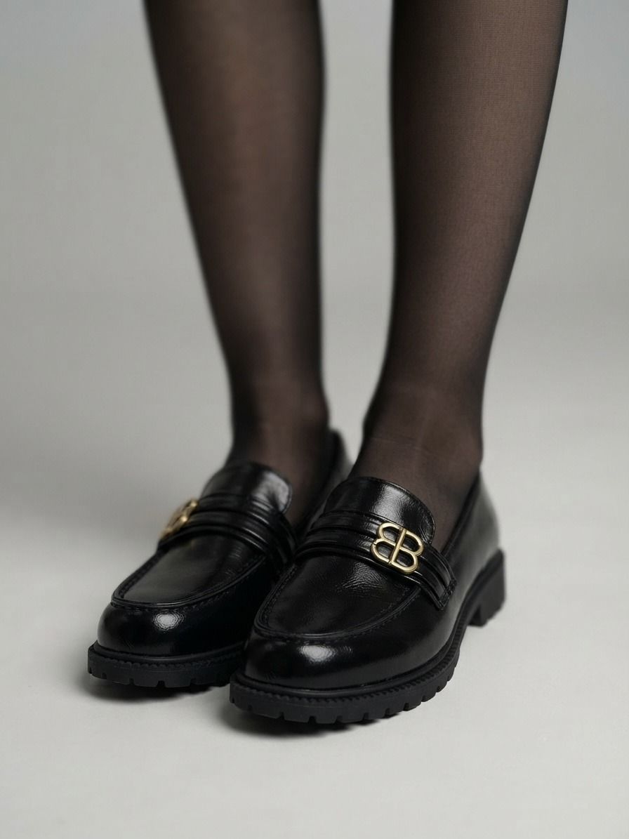 Wholesaler Vices-Verso - SHINY FAUX LEATHER LOAFERS WITH GOLDEN BUCKLE