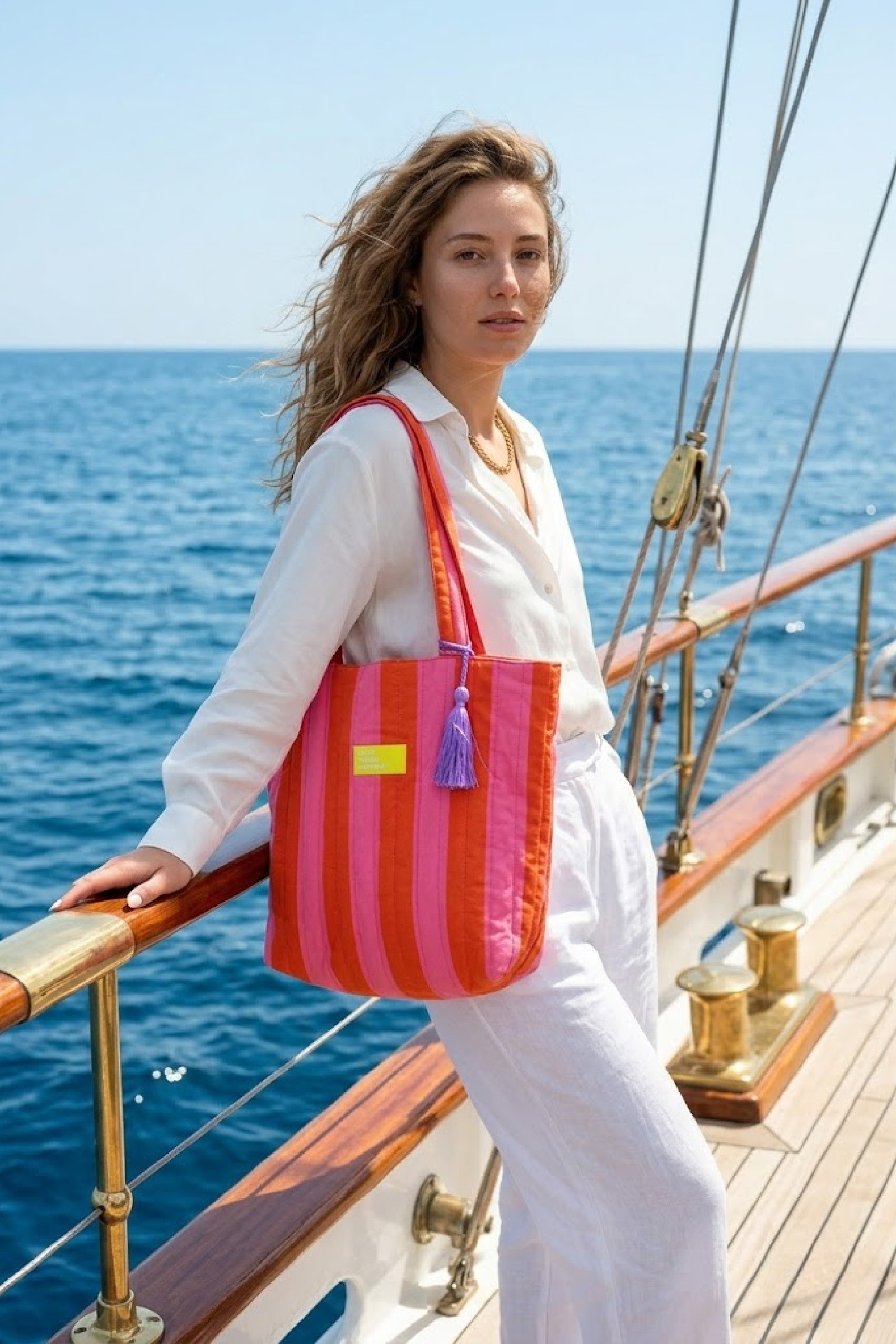 Wholesaler Victoria & Isaac - Women's Fashion Striped Bag