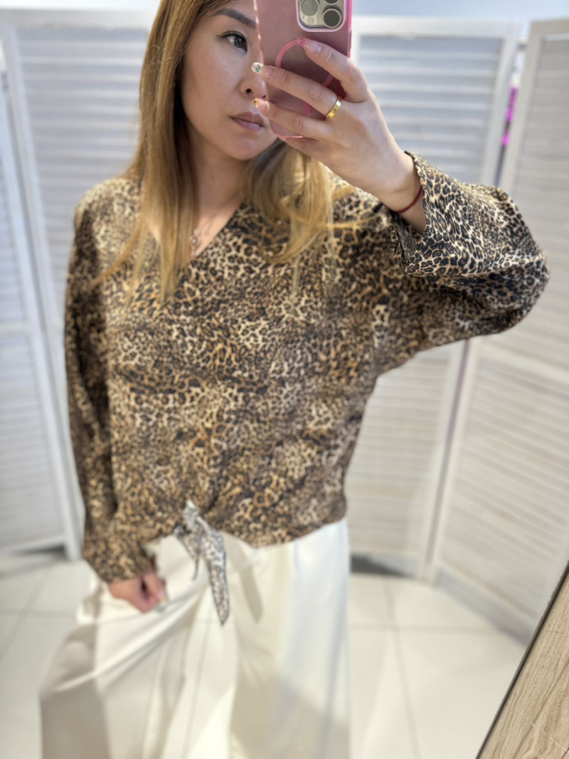 Wholesaler Victoria & Isaac - LEOPARD BLOUSE