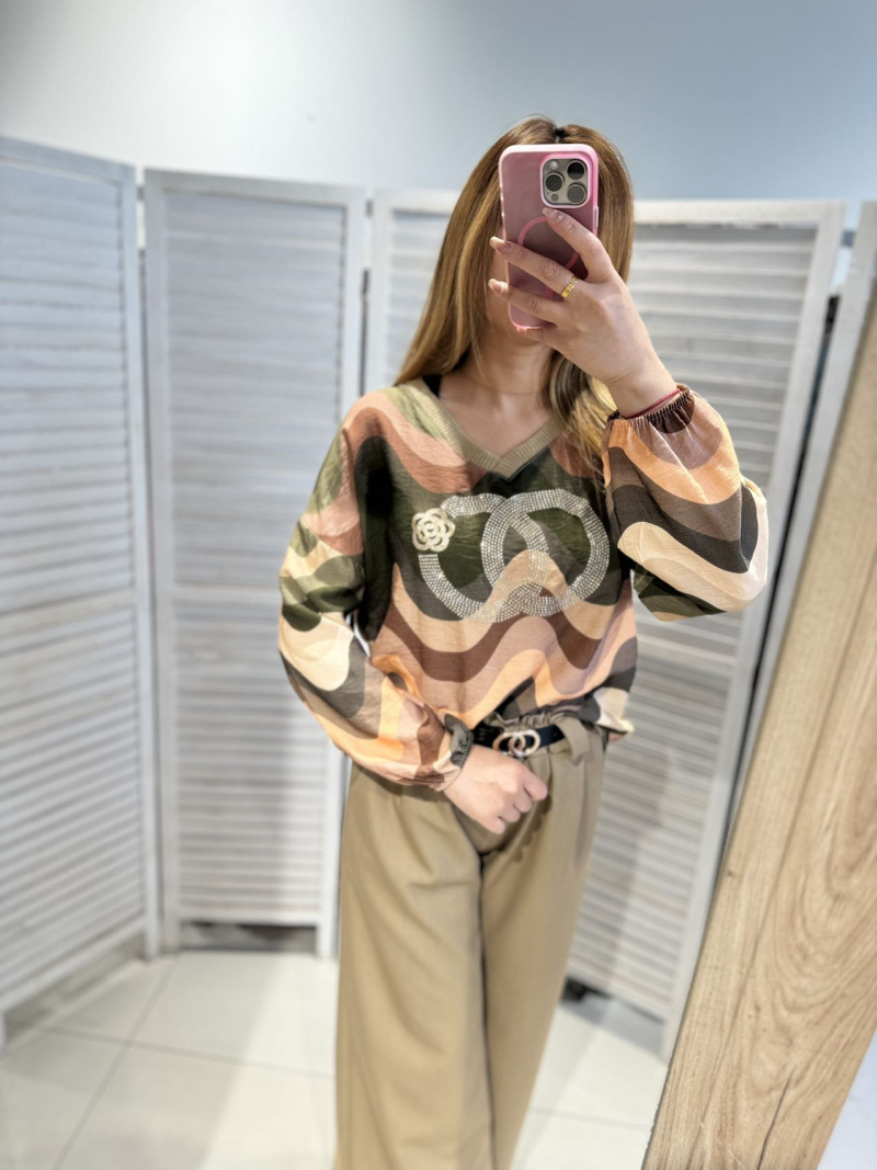 Wholesaler Victoria & Isaac - PRINTED VISCOSE BLOUSE