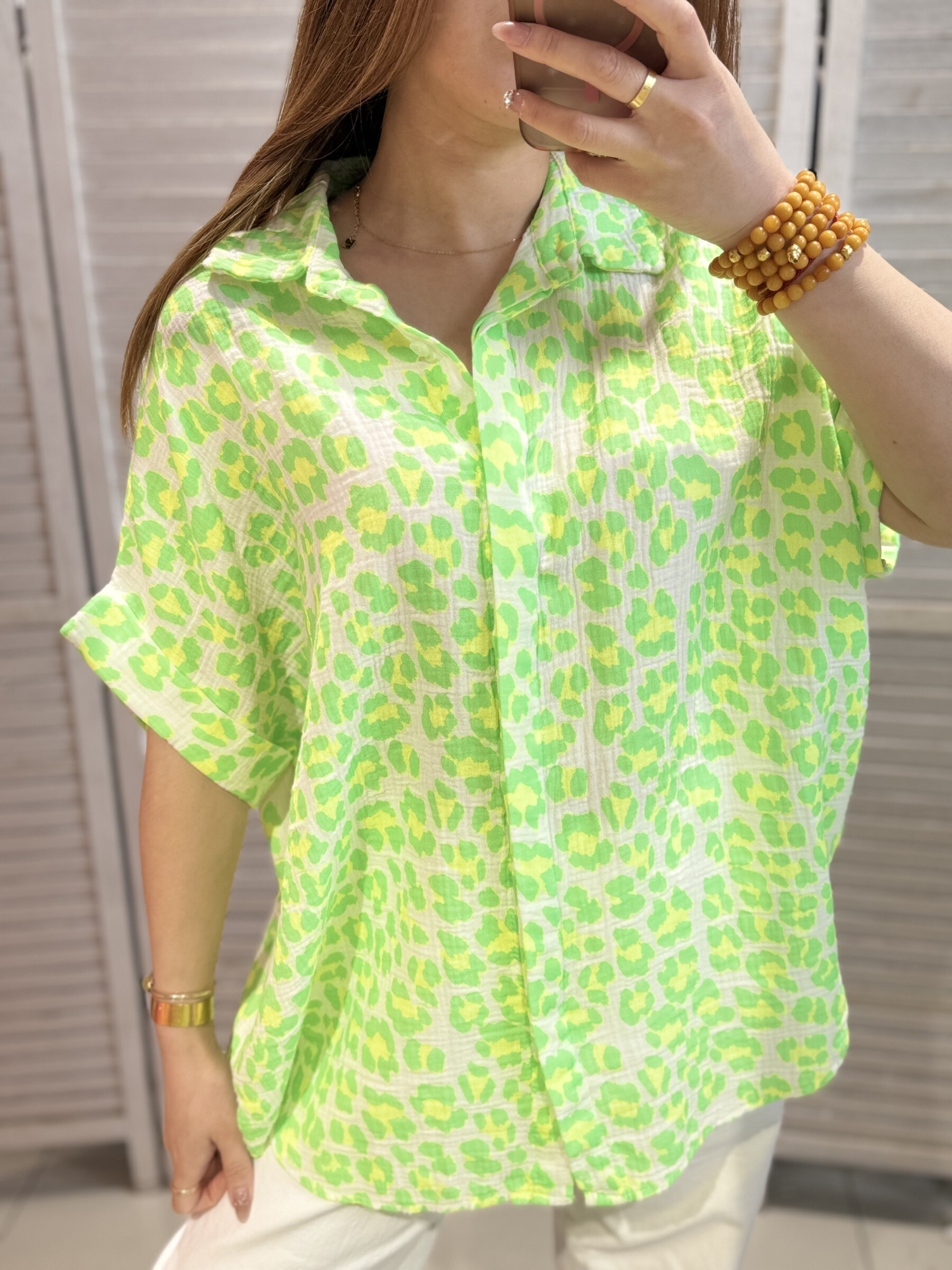 Großhändler Victoria & Isaac - Leichte Bluse mit linearem Druck
